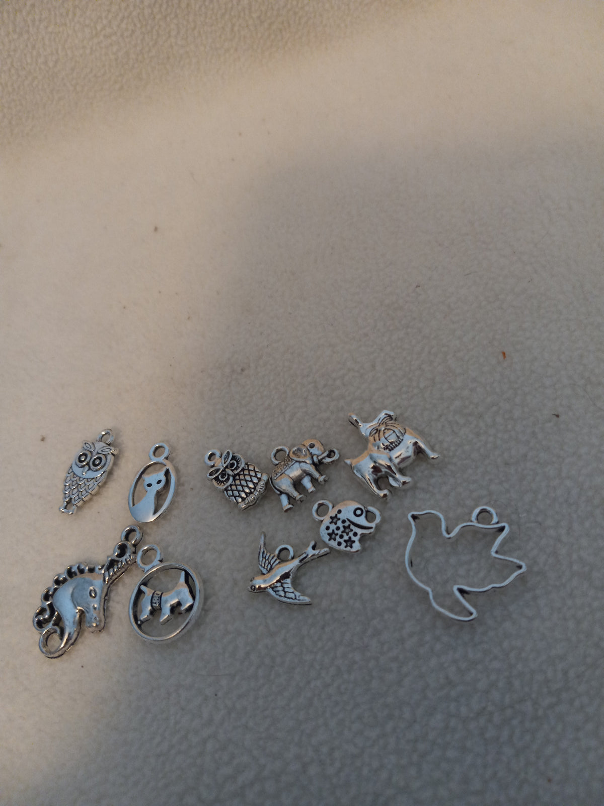 J 204 Lot of 10 Scrapbooking Charms