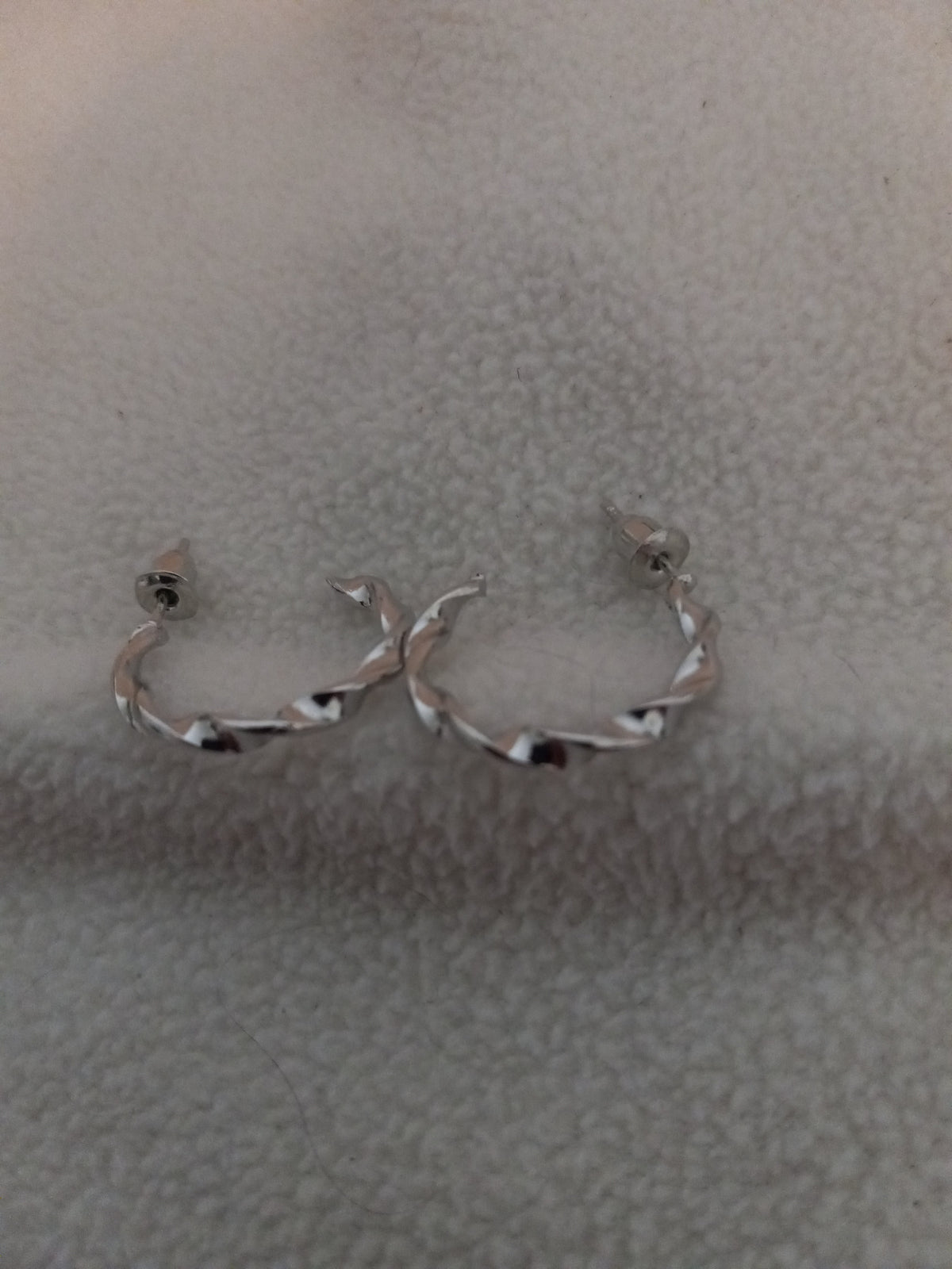 J 214 Silver 3/4 inch Twisted Hoop Earrings