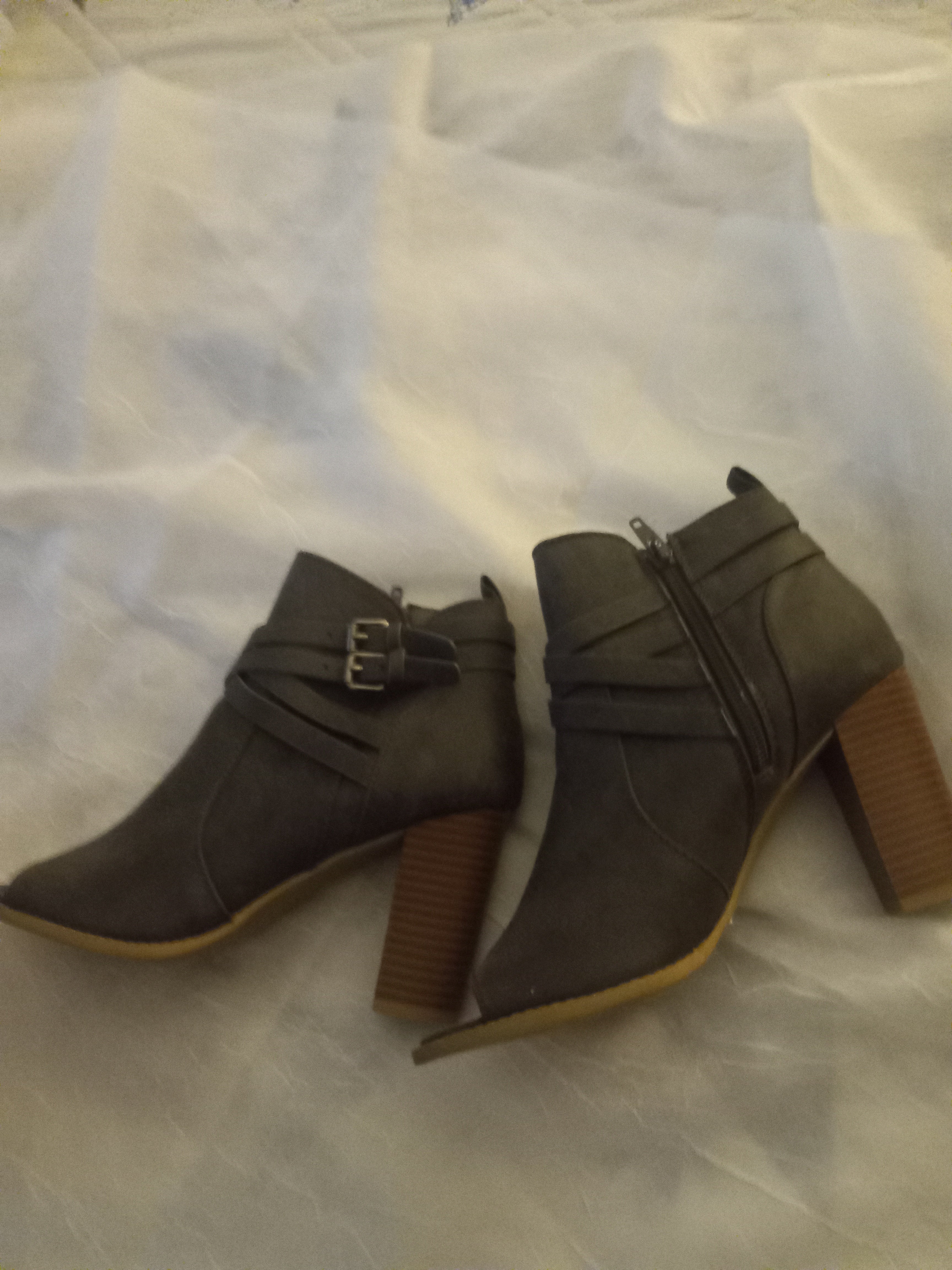 Suede-look Ladies Gray Open Toe Ankle Boots - Size 7