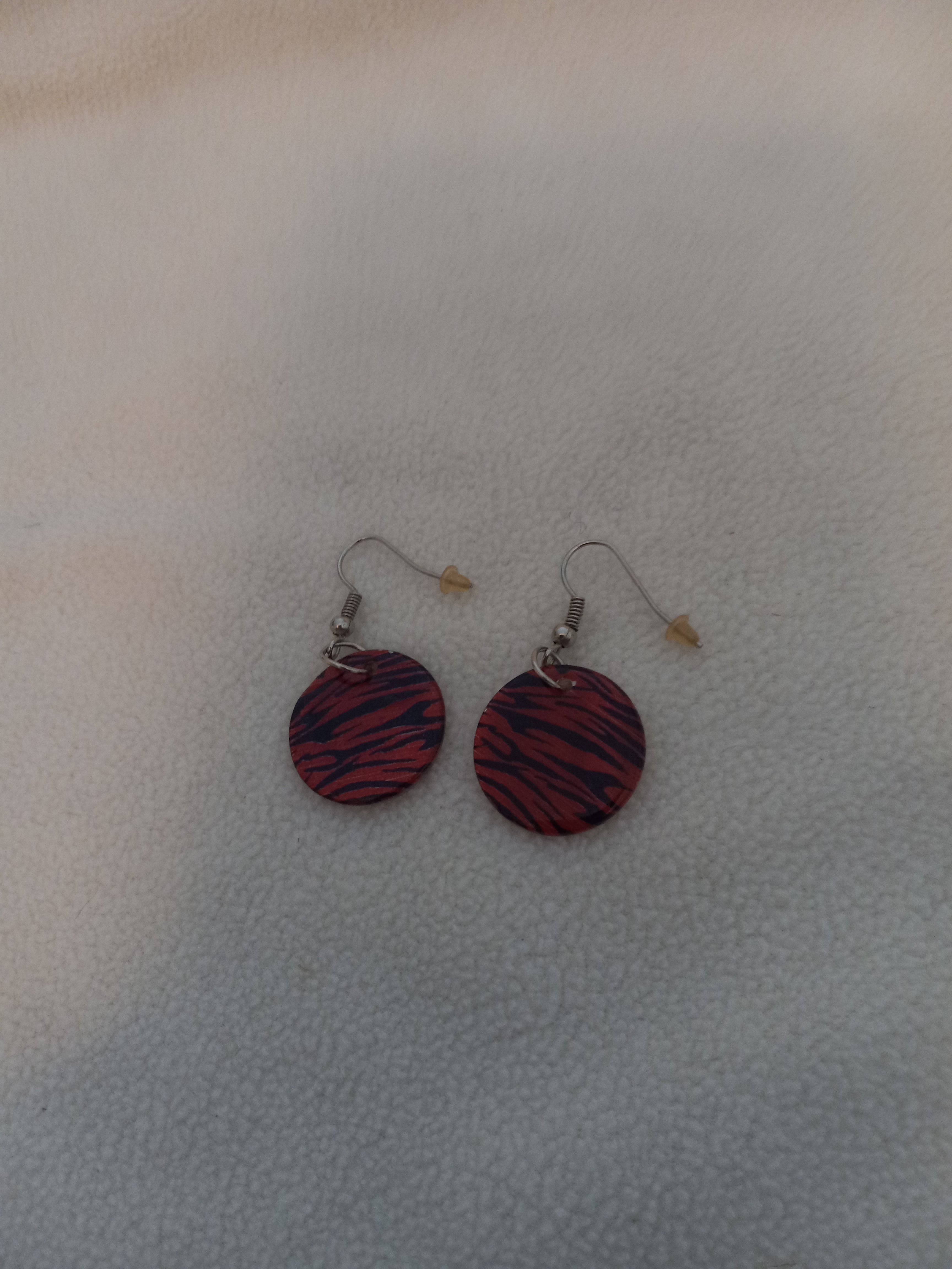 J 64  Red and Black Disk Earrings