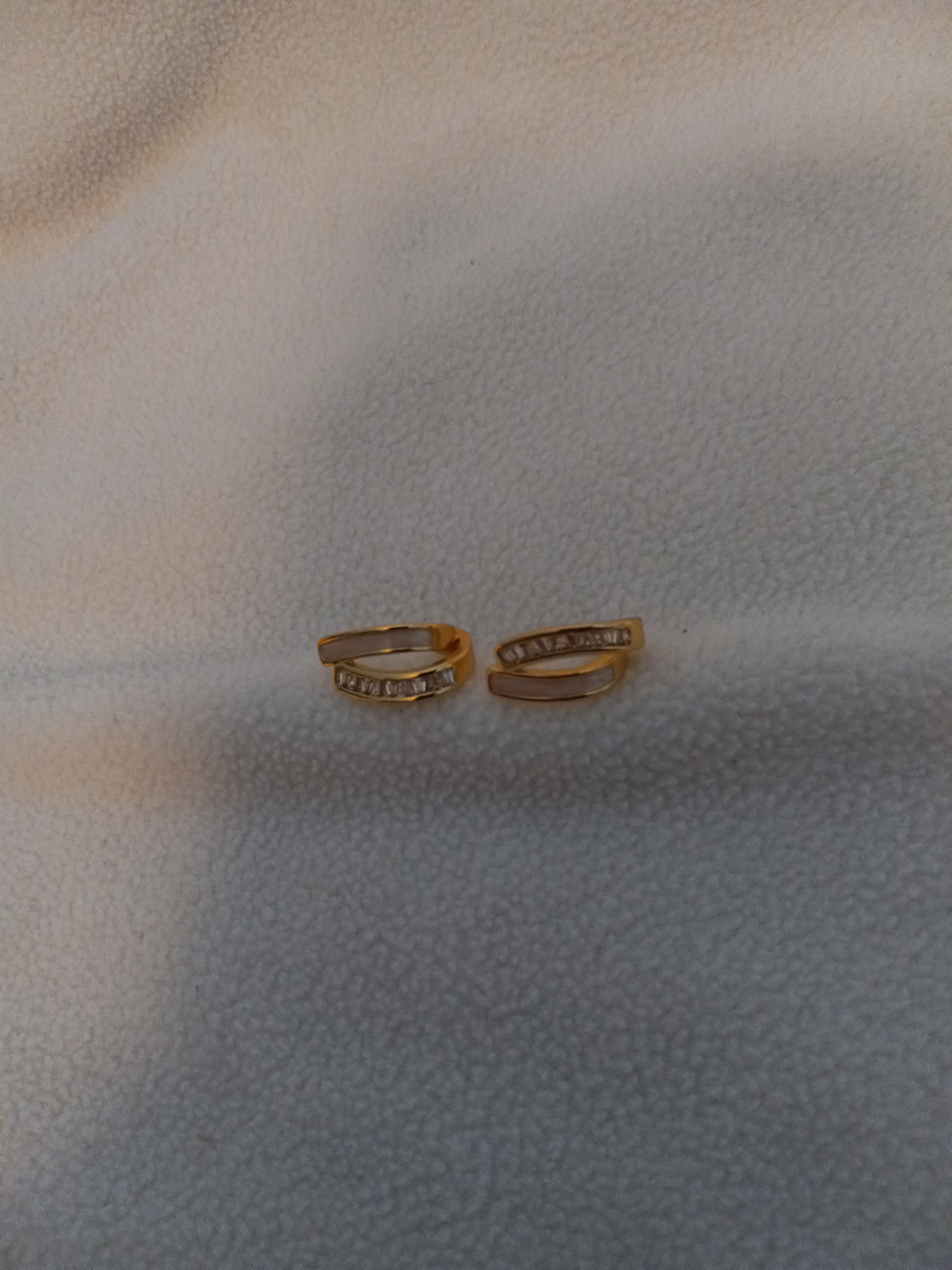 J 65  Gold Cubic Zirconia Earrings