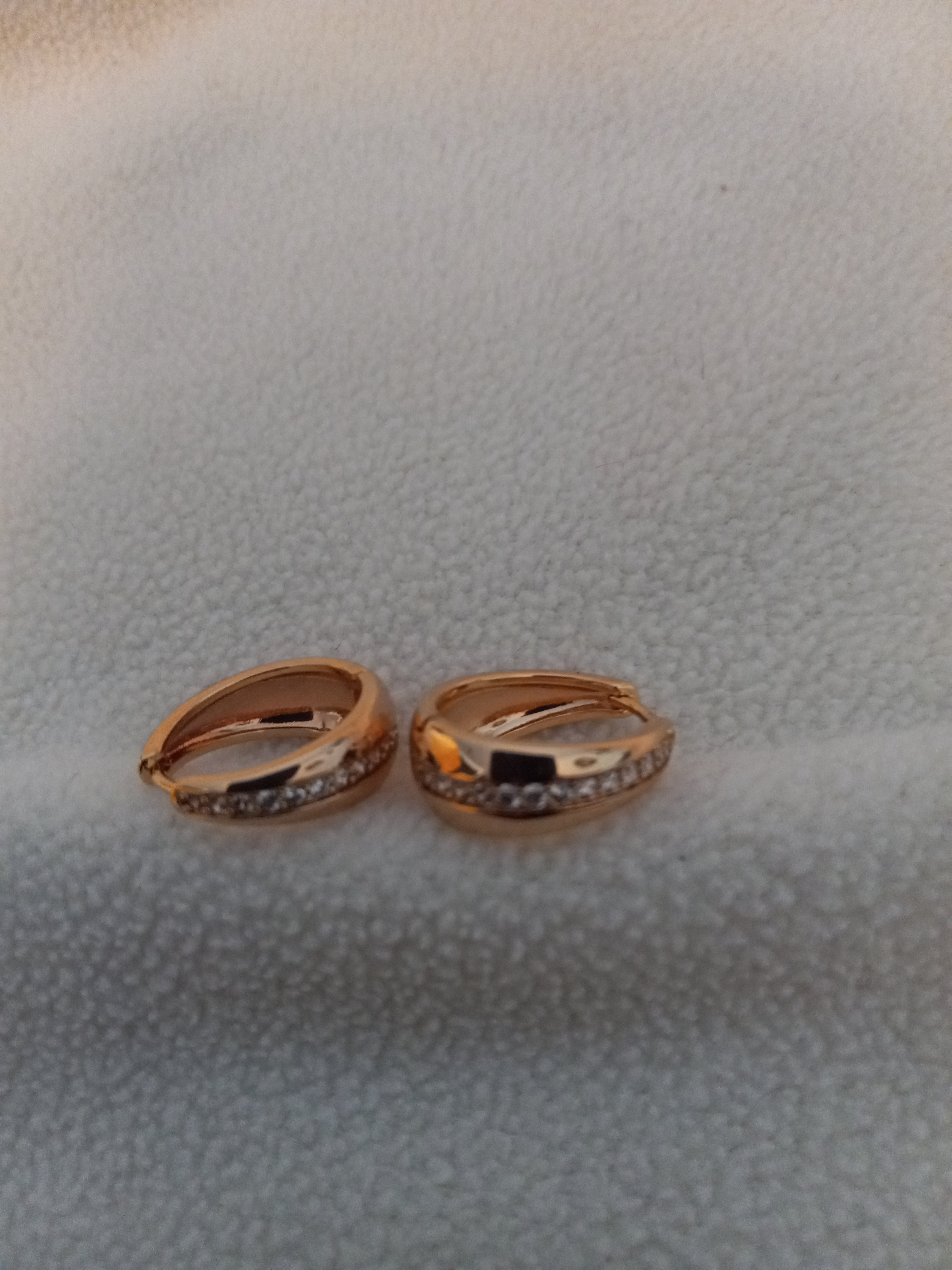 J 62  Gold Cubic Zirconia Earrings