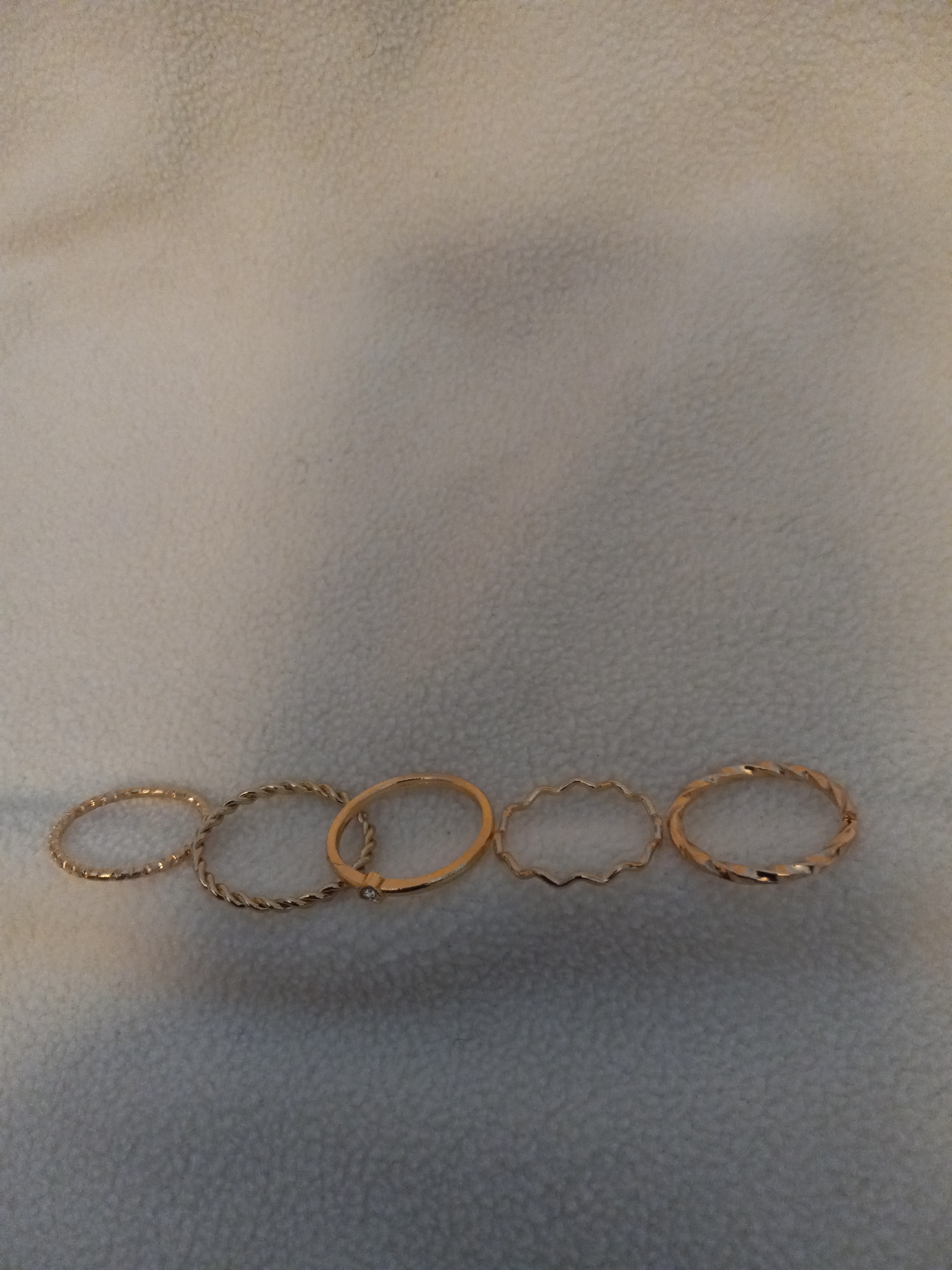 J 107  Set of 5 Gold Rings