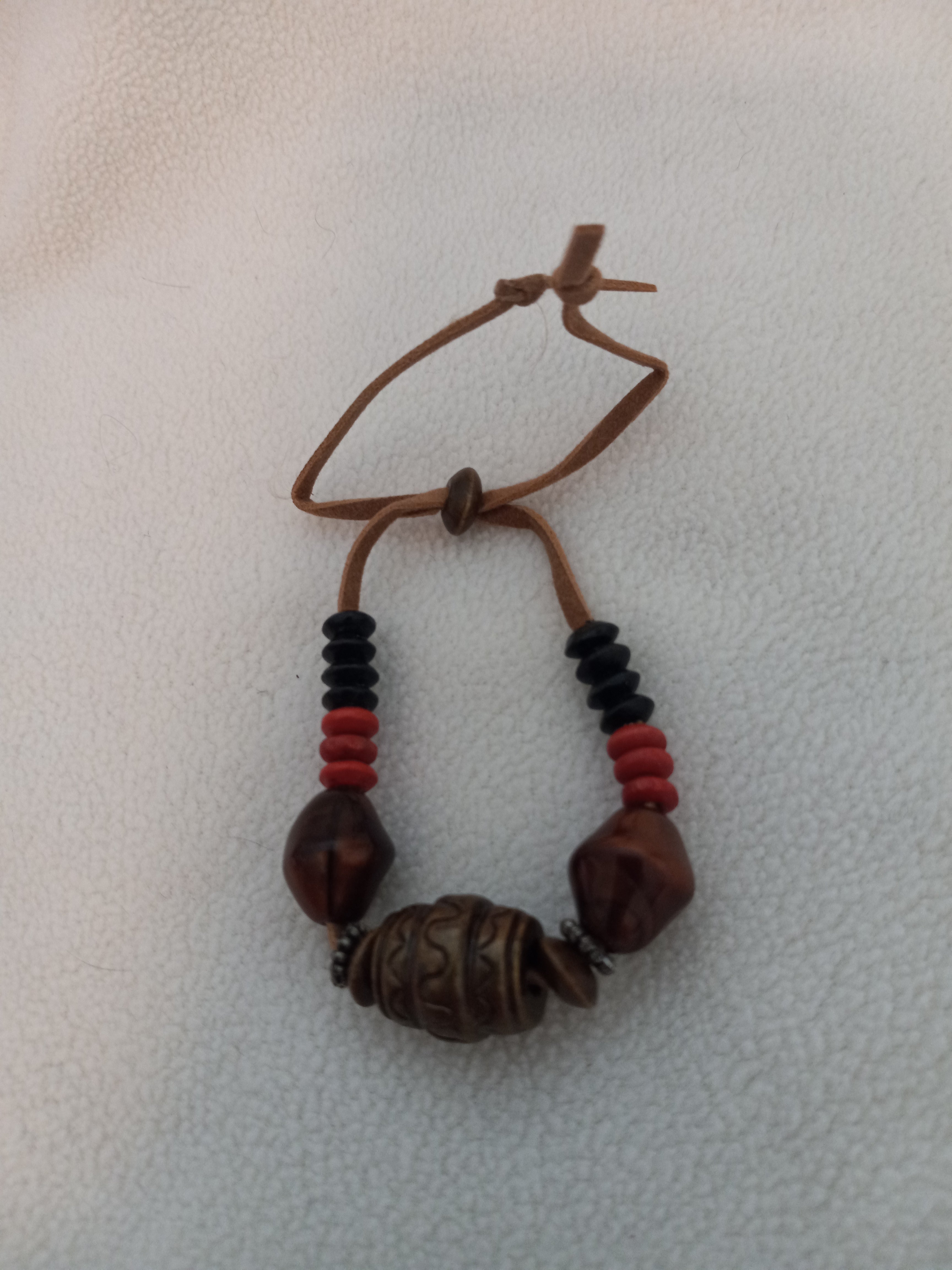 J 111   Girls Beaded Bracelet