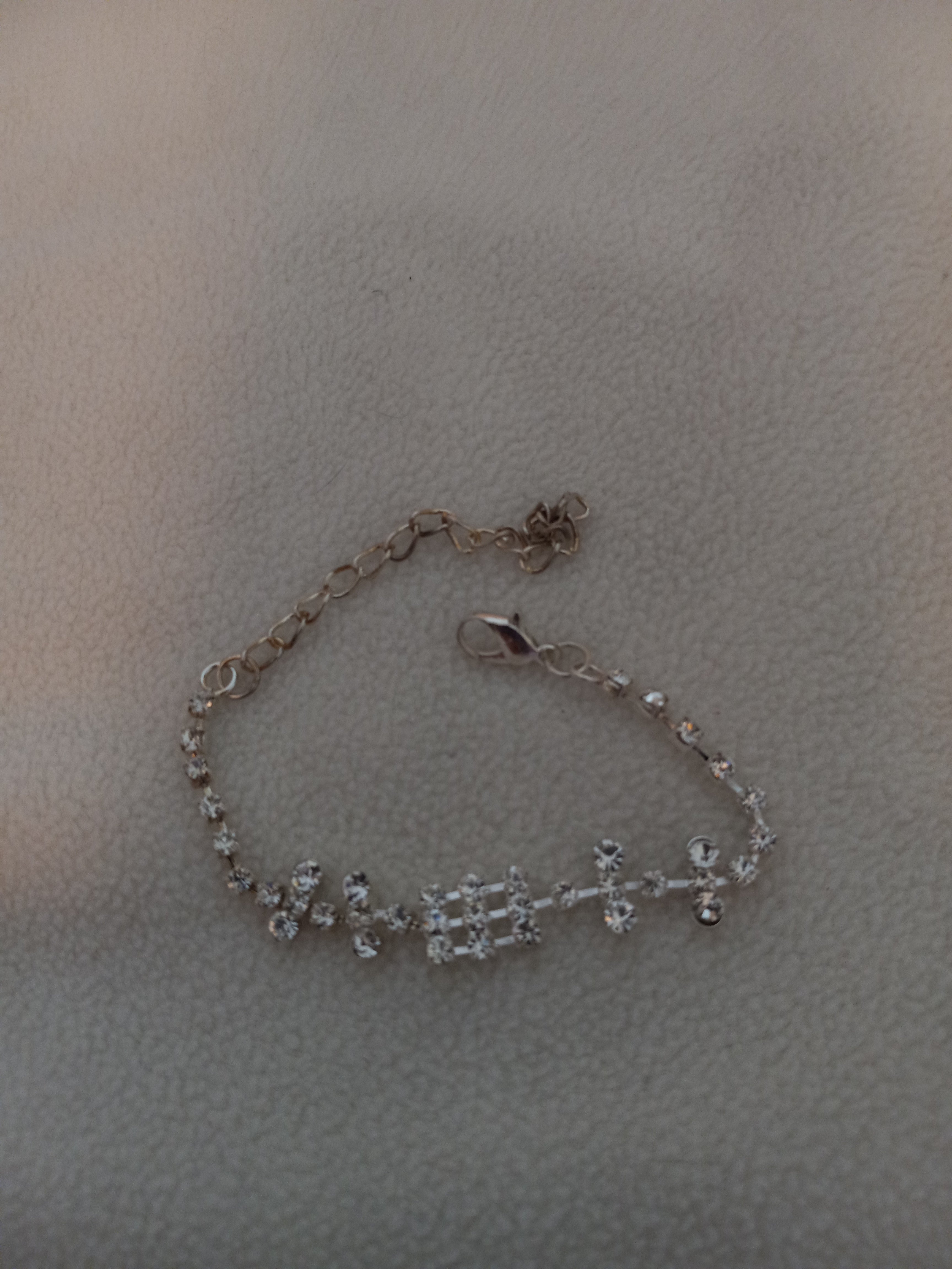 J 113  Girls Crystal Bracelet