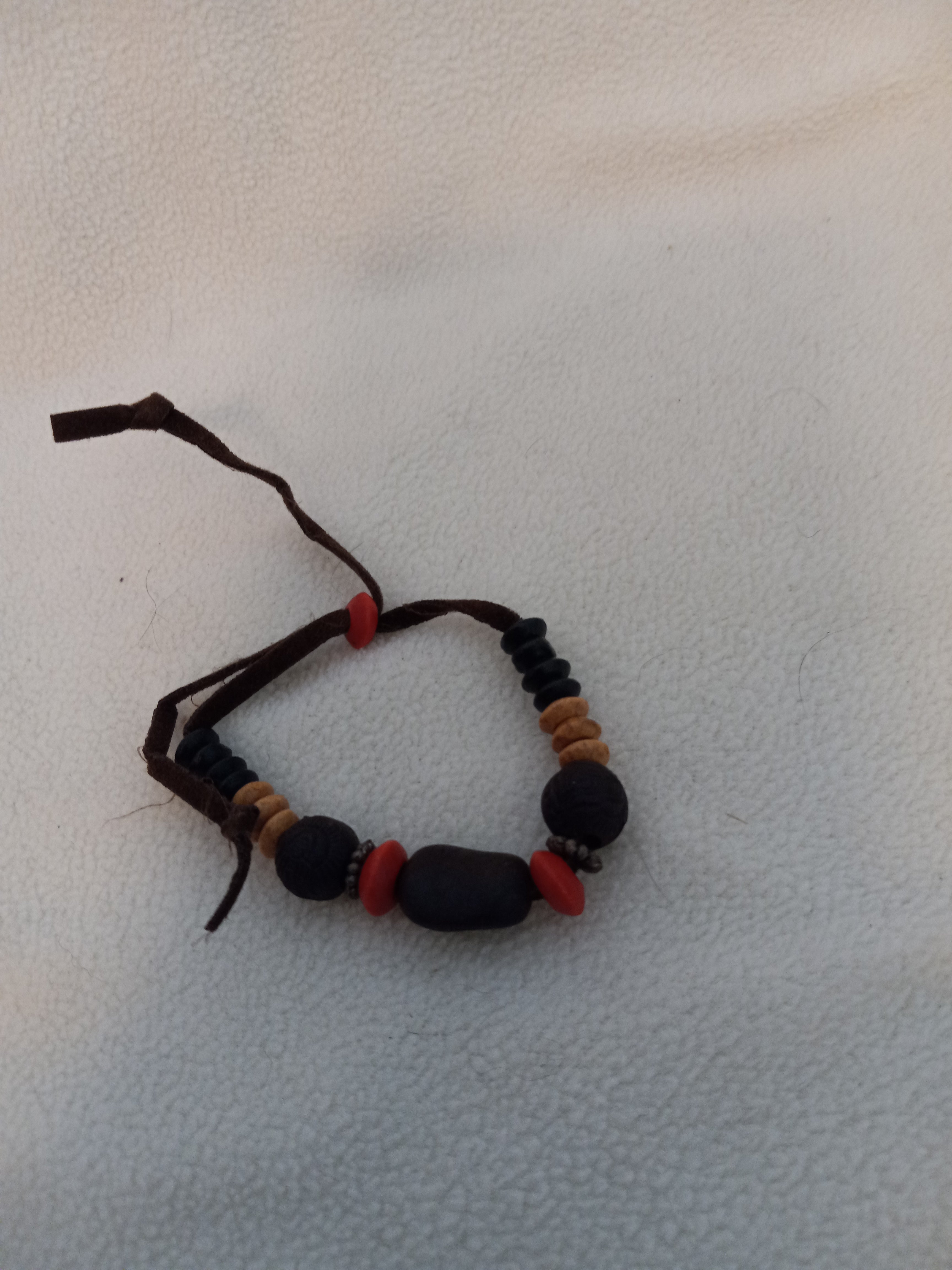 J 117  Girls Beaded Bracelet
