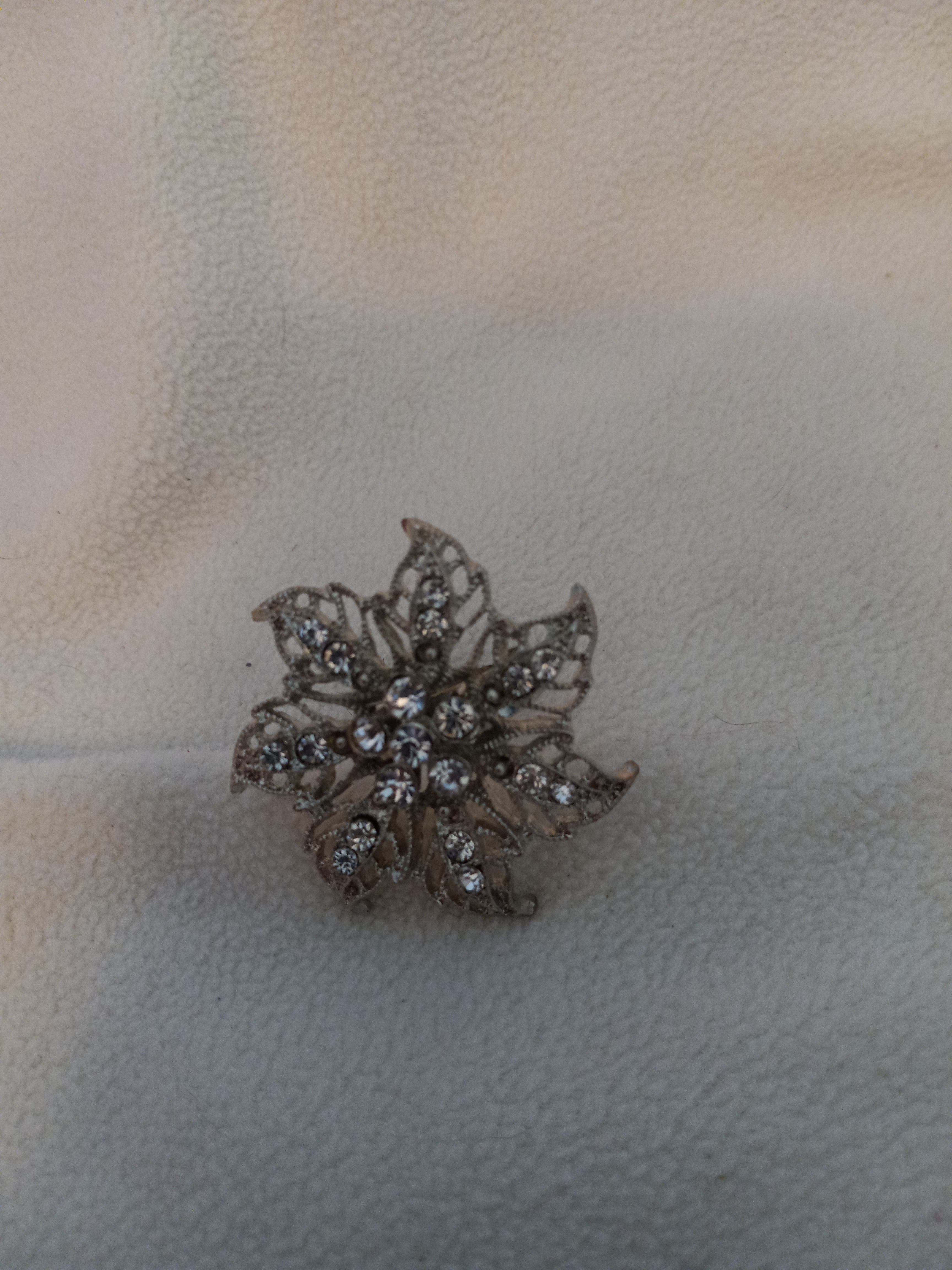 J 123  Flower Design Adjustable Ring