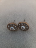 J 179  Stud Earrings with an Imitation Peart and Crystals
