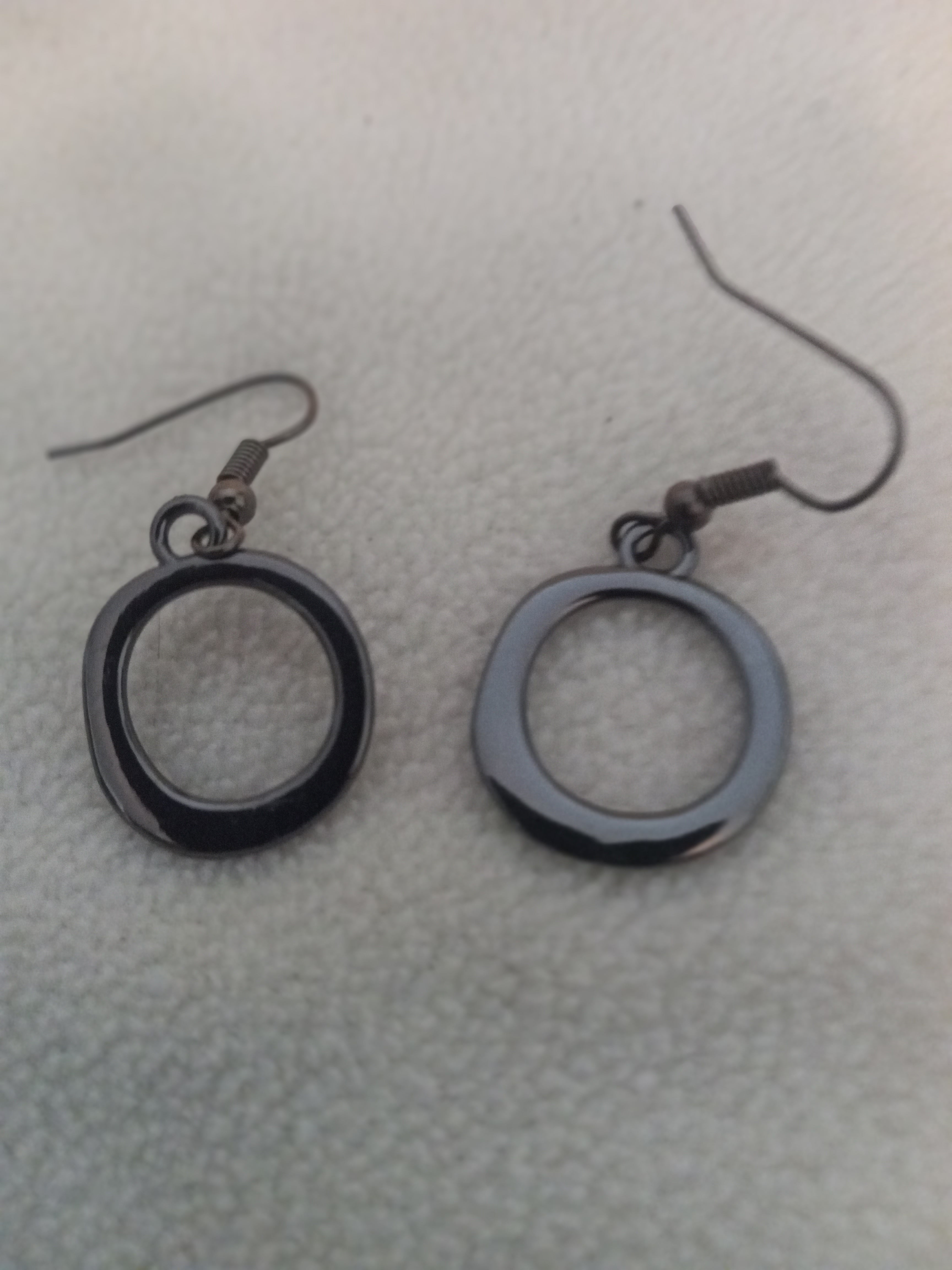 J 189  Gun Metal Gray Dangle Earrings