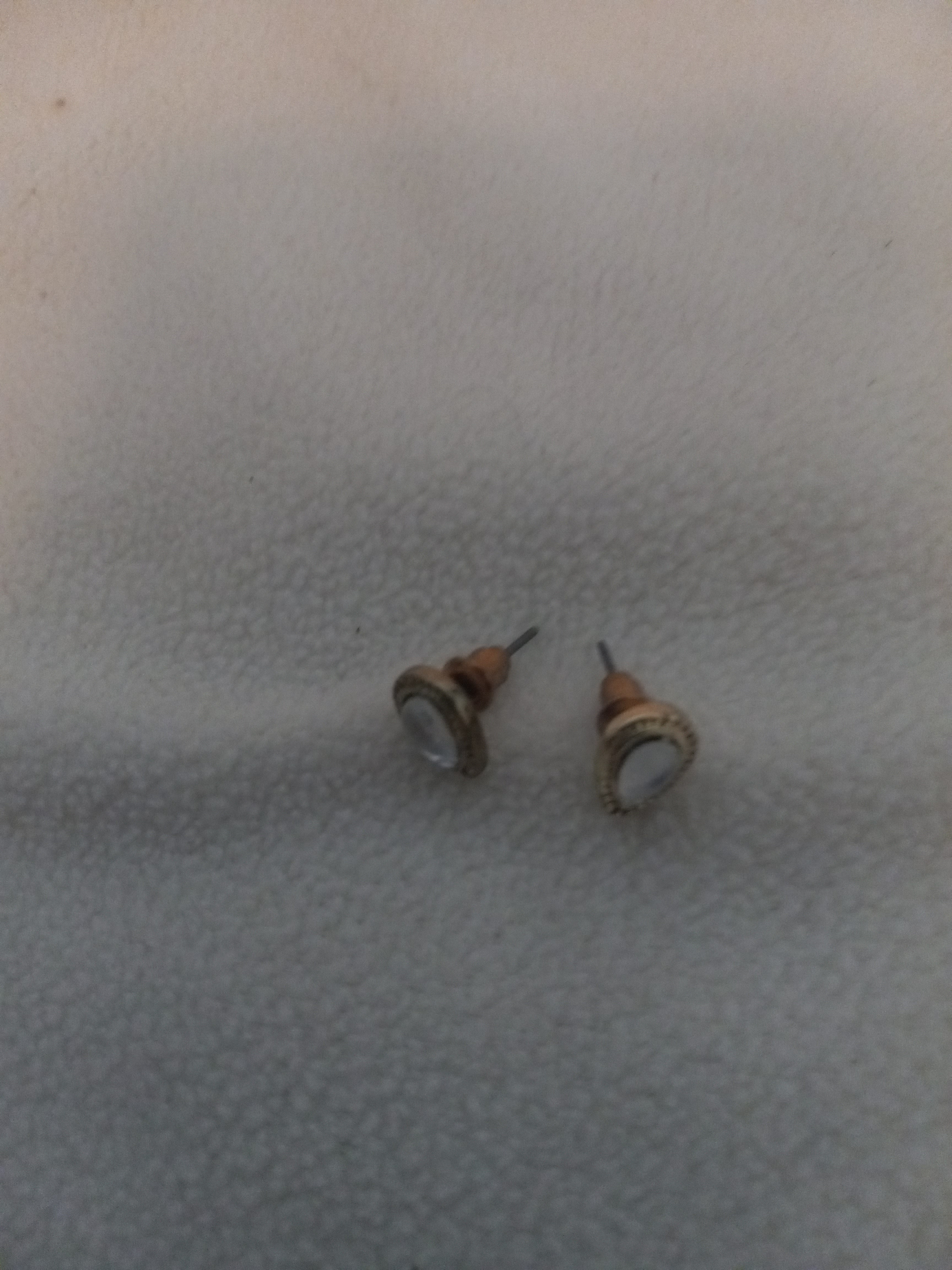 J 190  Silver 1/4 Inch Textured Circle with an Imitation Pearl Center