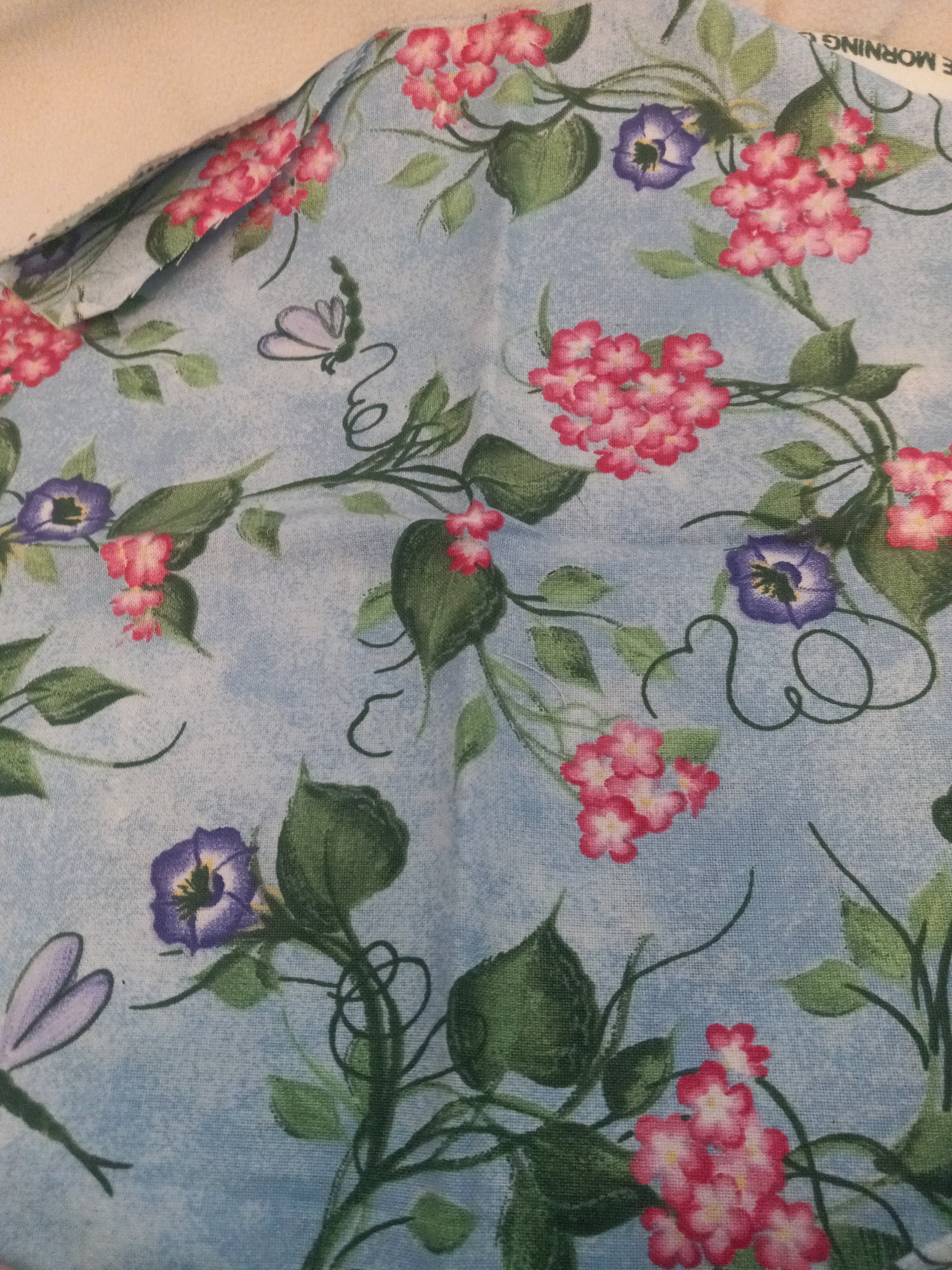 F 114  Fat Quarter - Dewberry Blue Floral