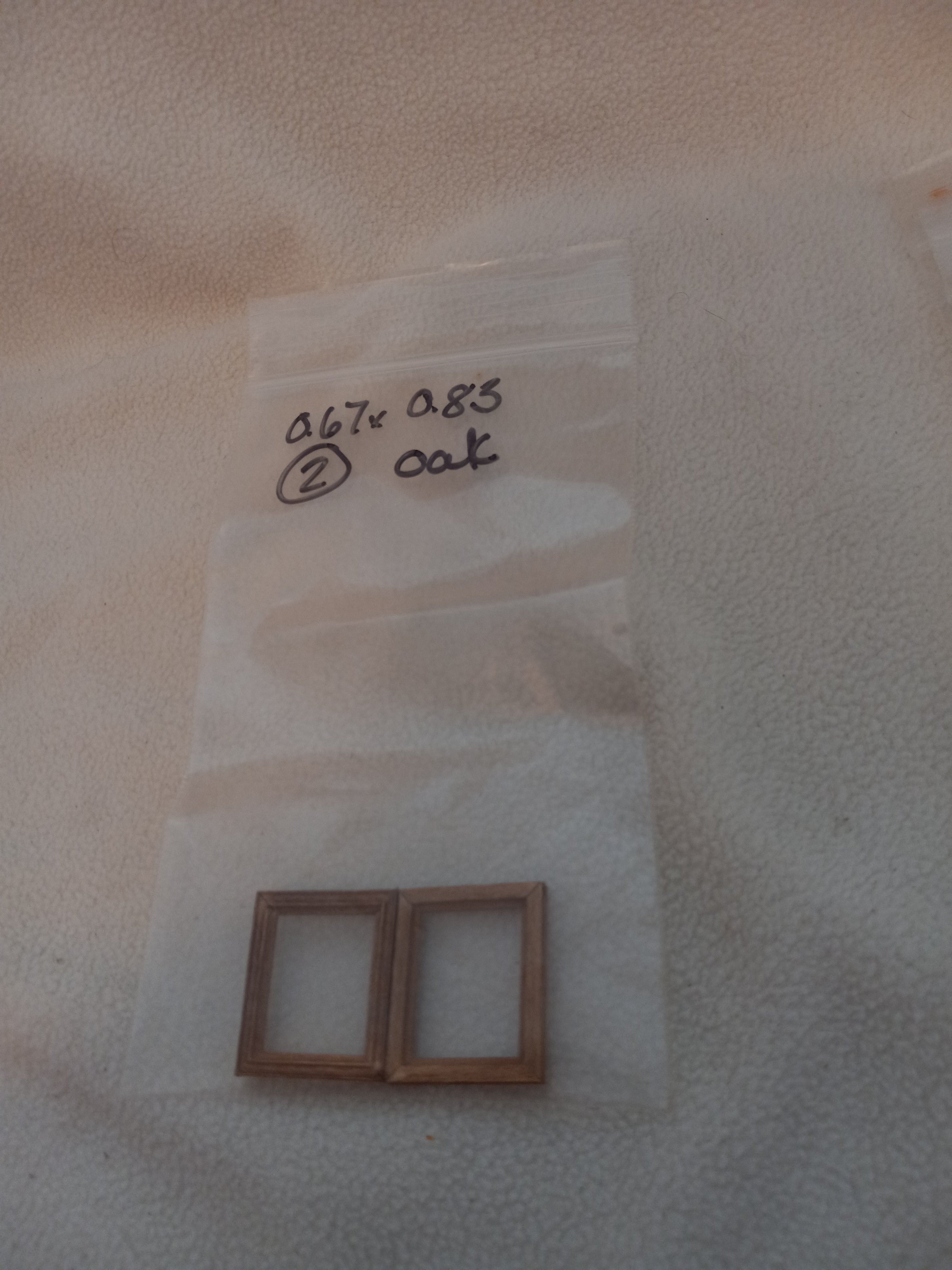 M 4  Dollhouse Miniatures 2 Oak Picture Frames - 1/12 Scale