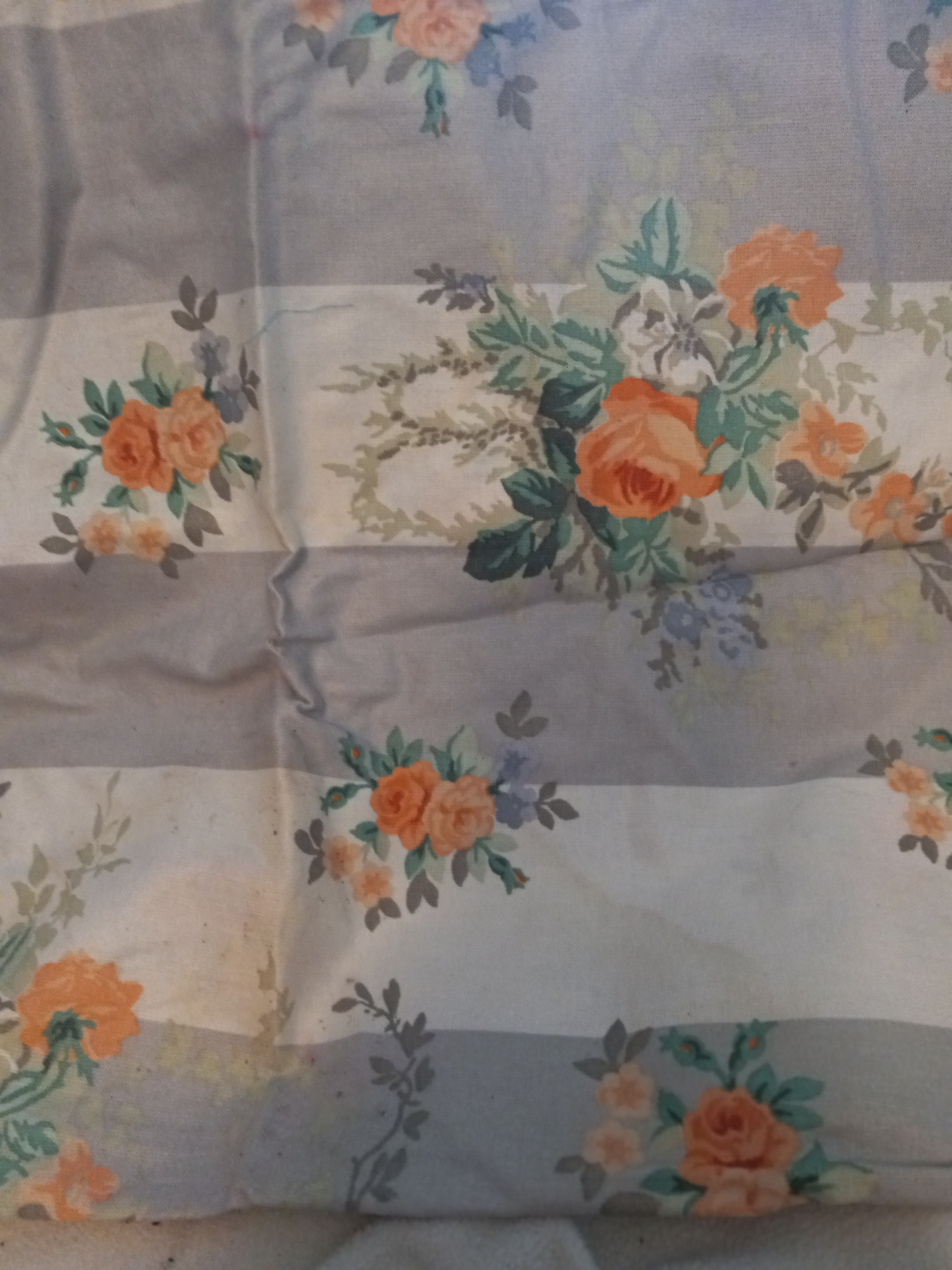 F 197  Cream Fabric with Pink Roses