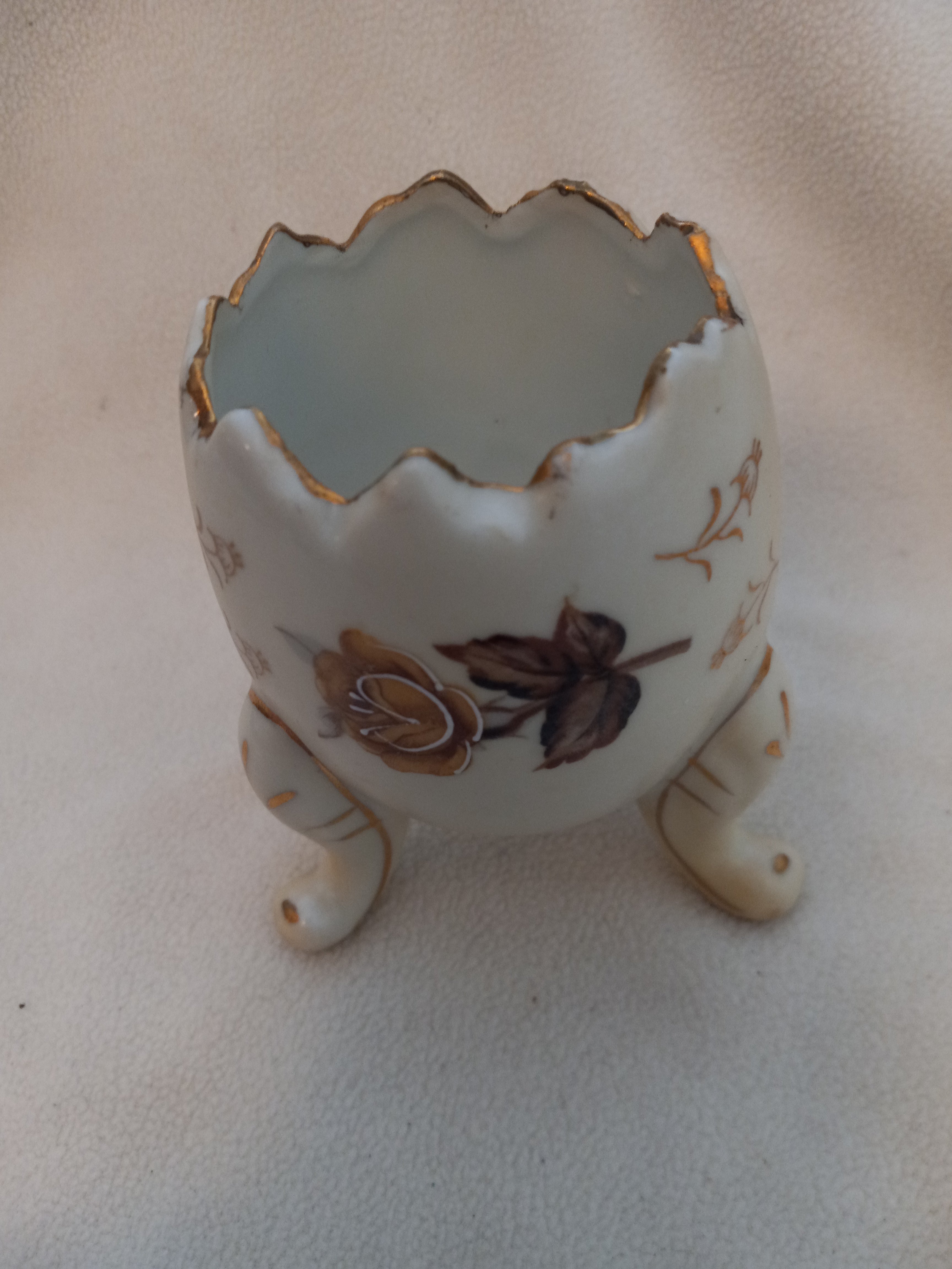 Napoware Tri-footed Hand Painted China Cracked Egg Vase / Planter