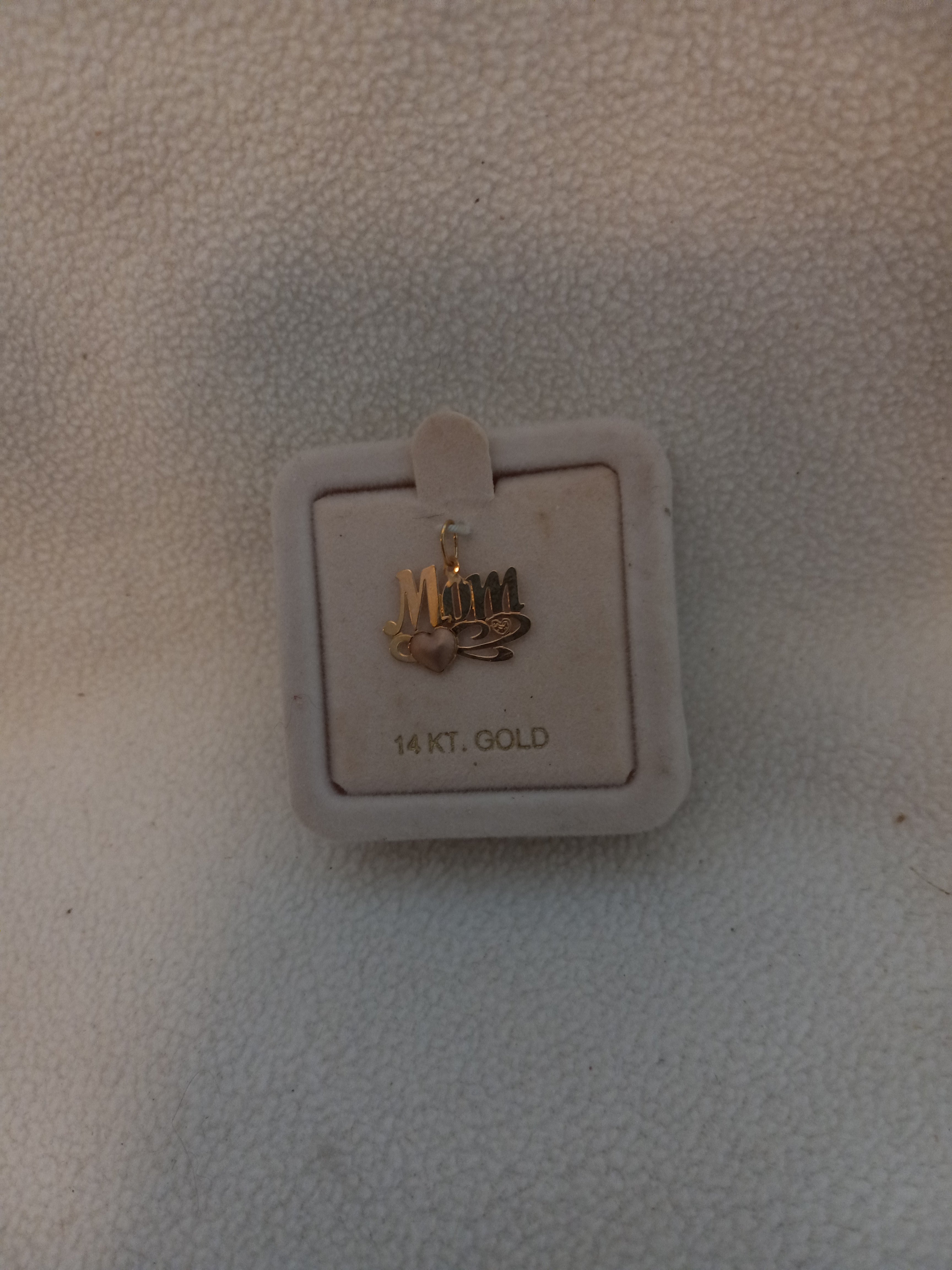J 193  Mom Charm 14 Carat Gold