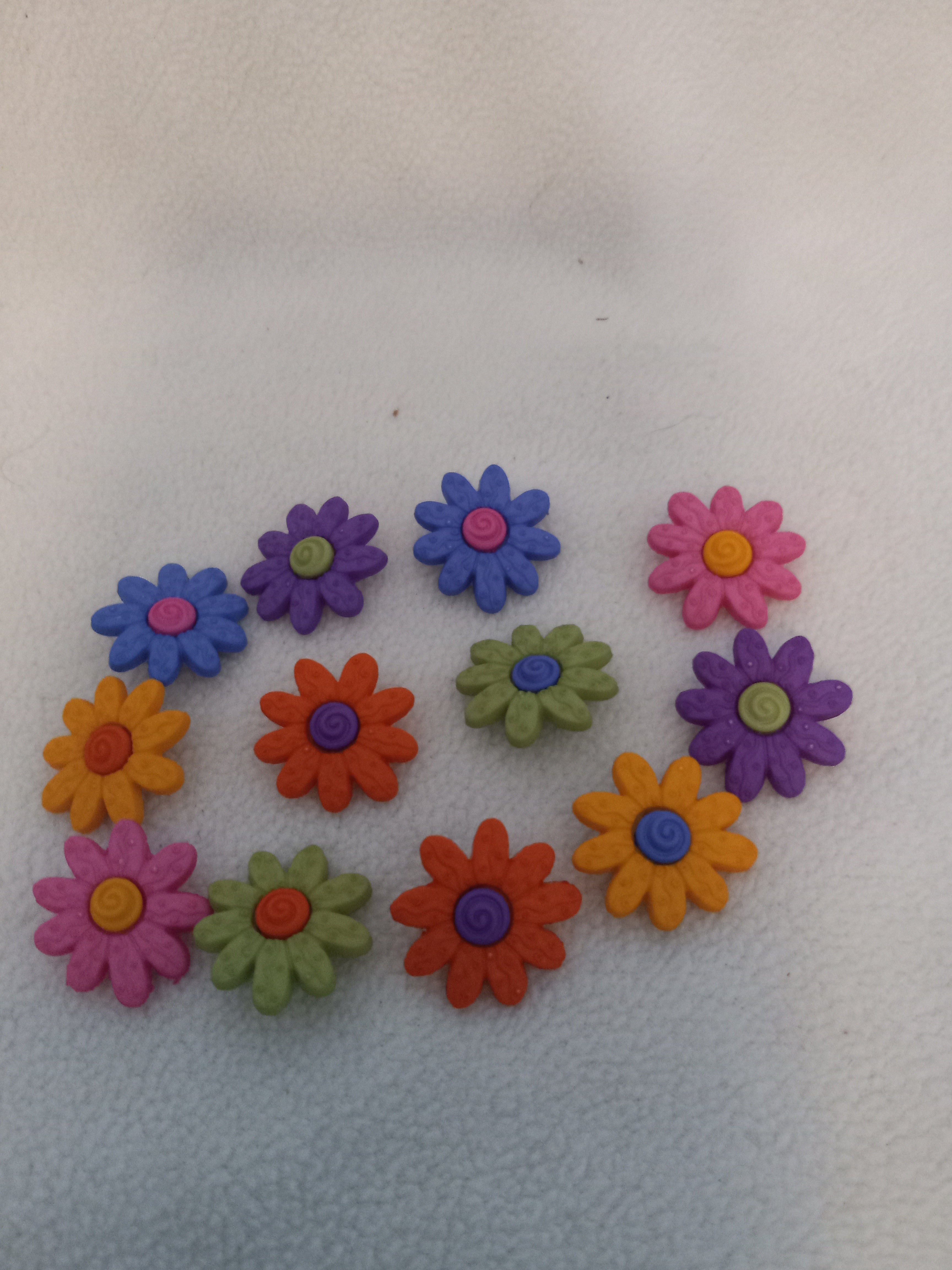 12 Plastic 3/4 inch Flower Buttons