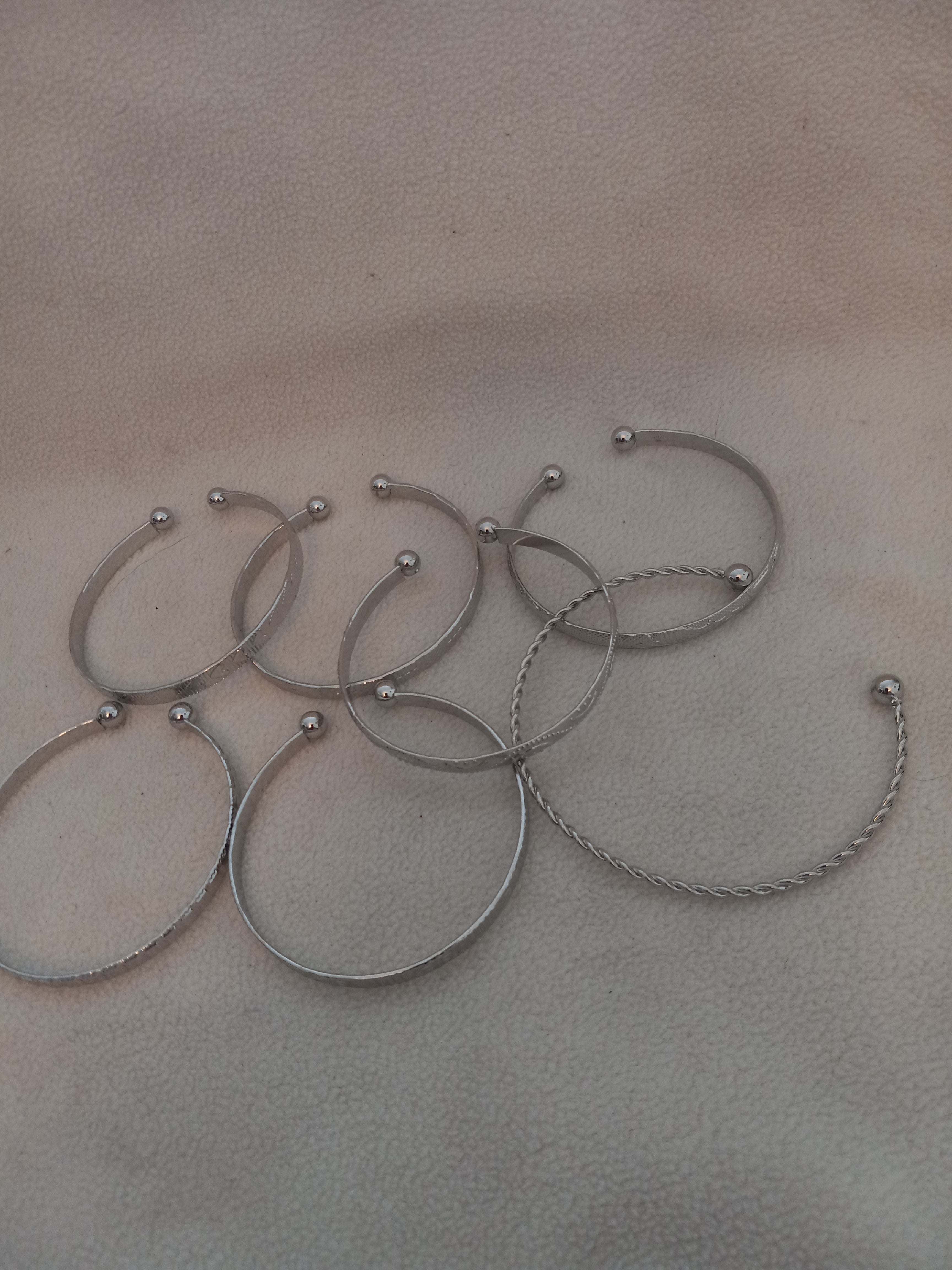 J 195  Lot of 7 Silver Bracelets