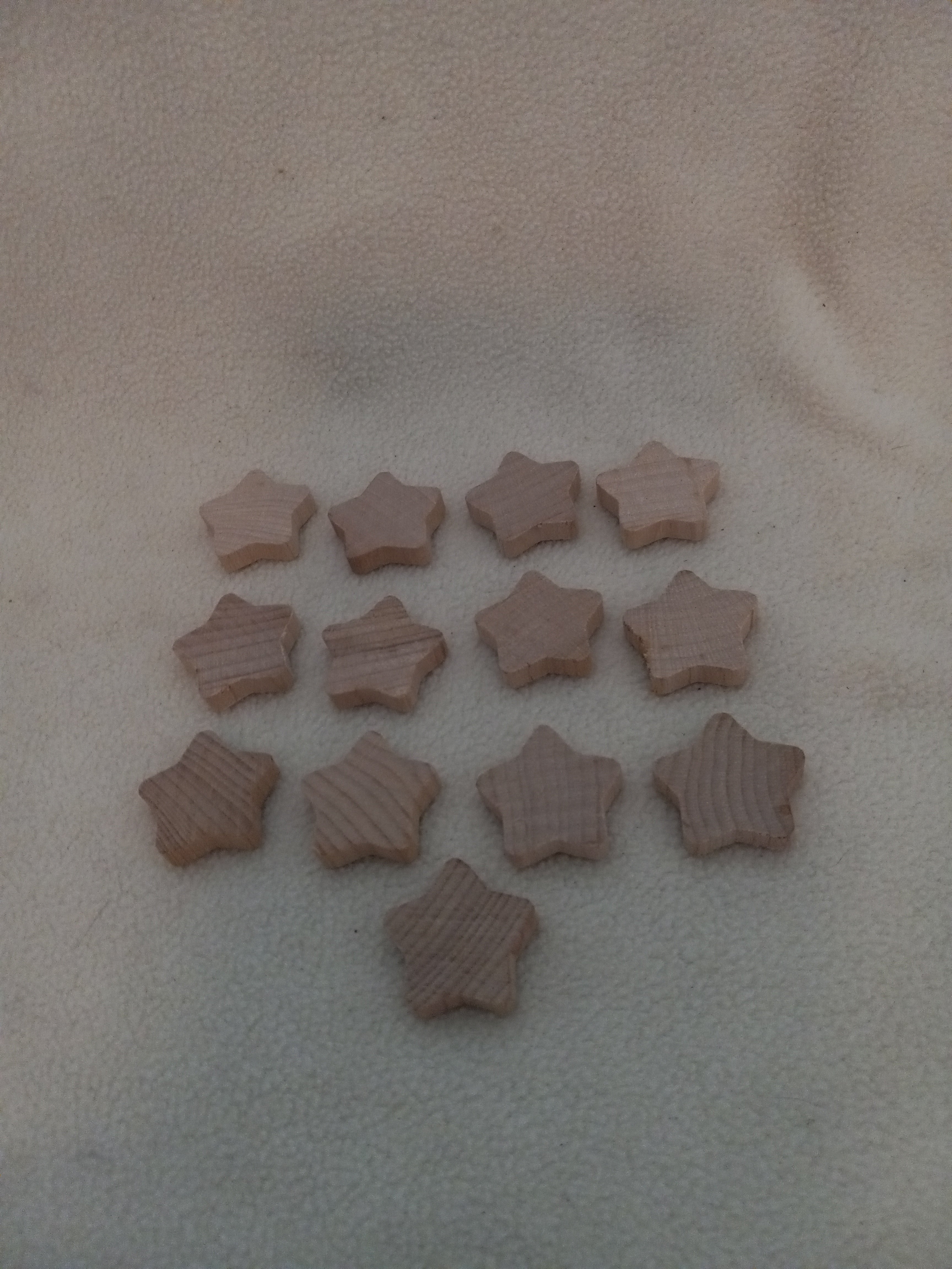 W 3  Lot of 13 Wooden 7/8 inch Stars