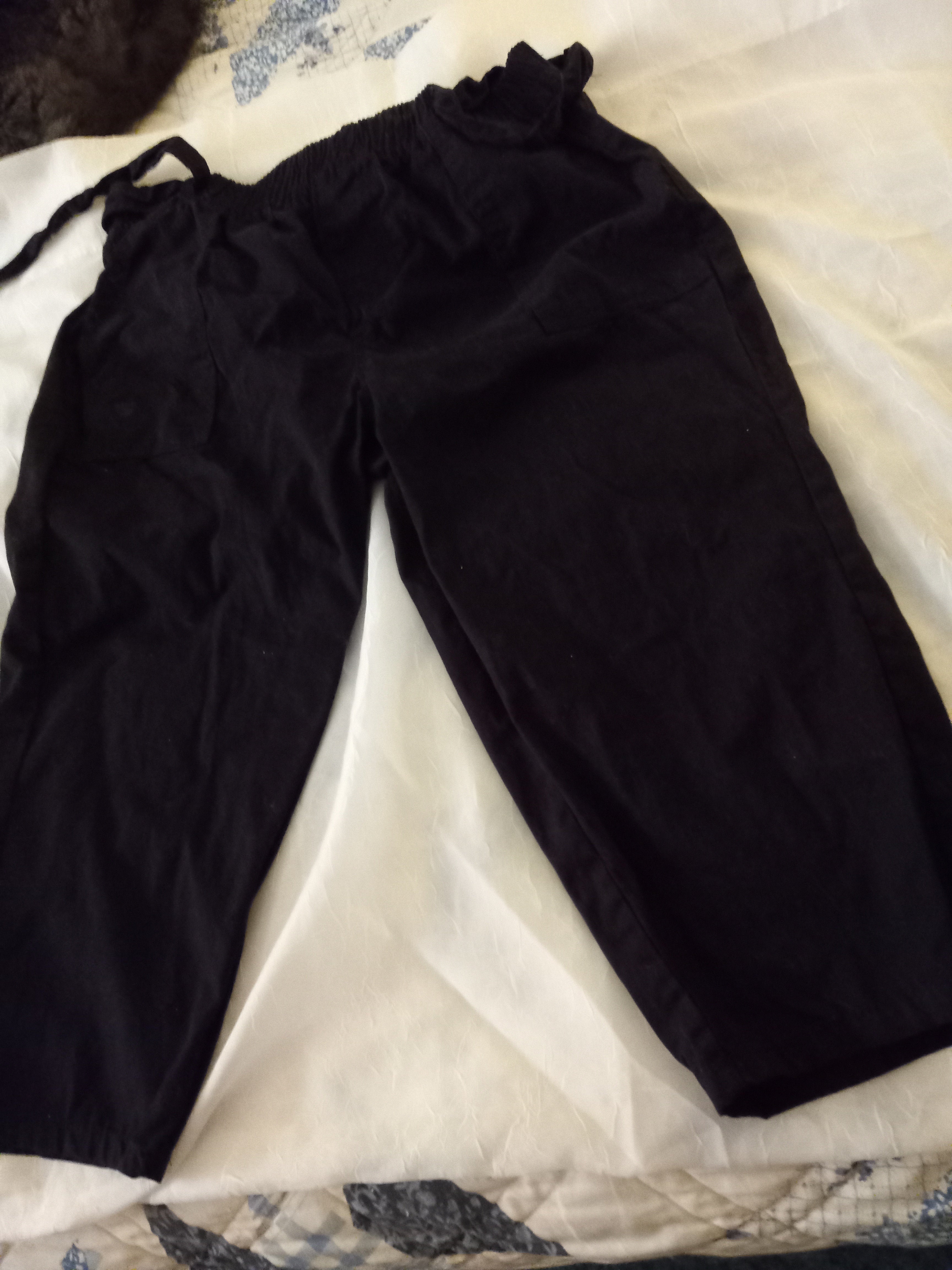 Ladies Black Walking Shorts - Size Large