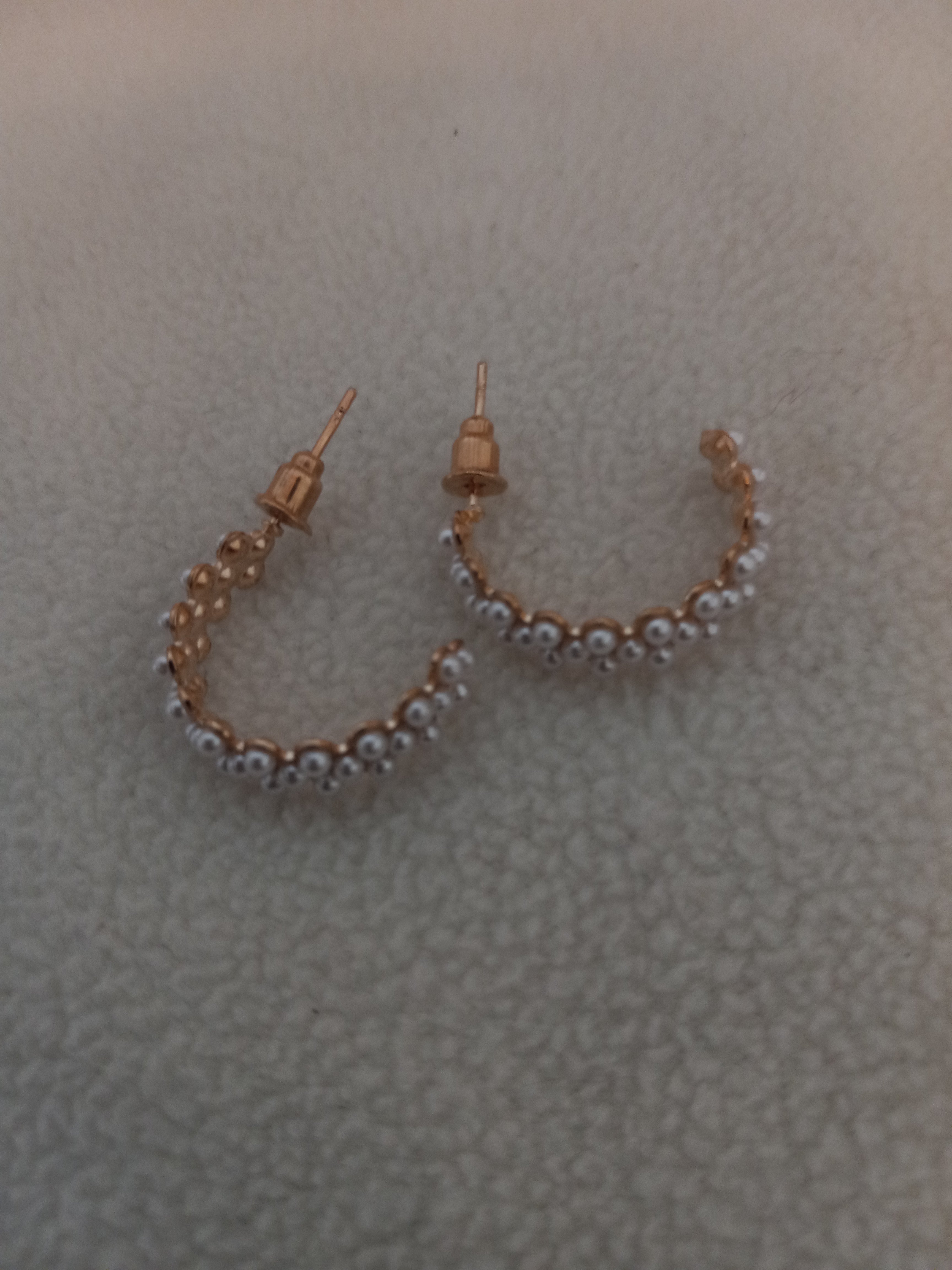 J 218  Gold Earrings With Imitation Pearls