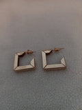 J 214  Gold Square Earrings