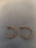J 215  Gold 3/4 inch Loose Rope Design