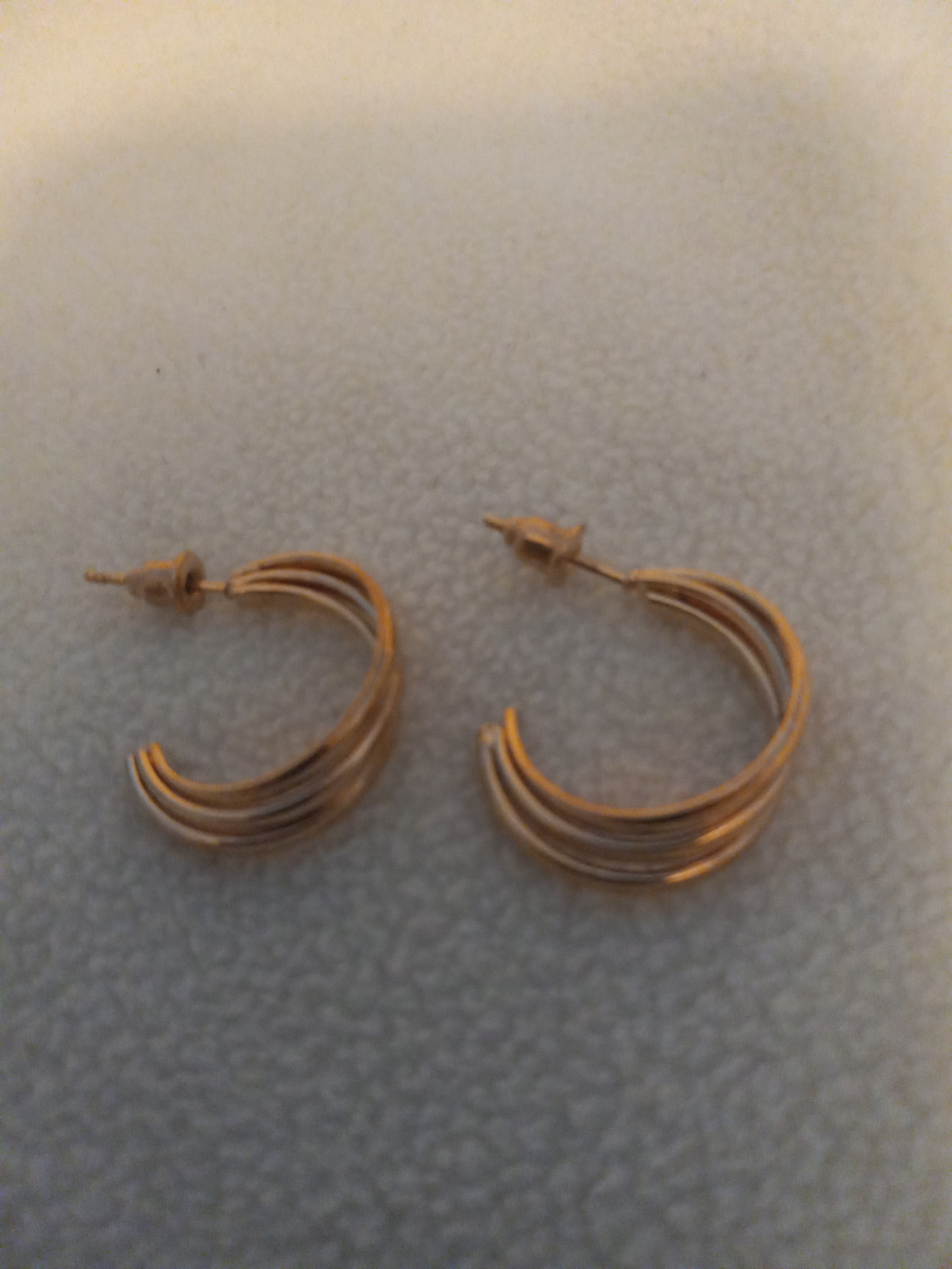 J 219  Gold 1 inch 3 Strand Hoop Earrings
