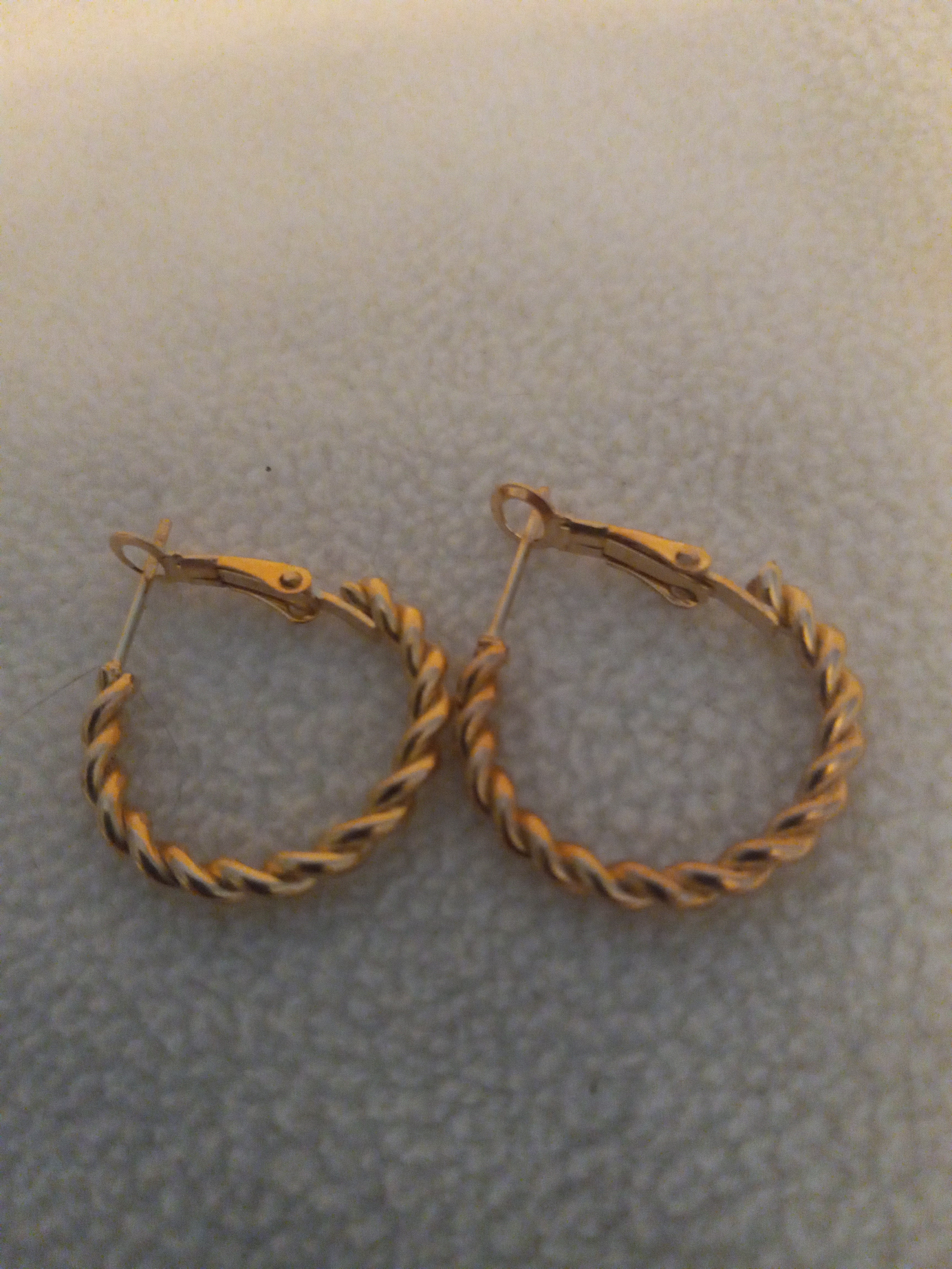 J 213  Gold Roped 3/4 inch Hoop Earrings