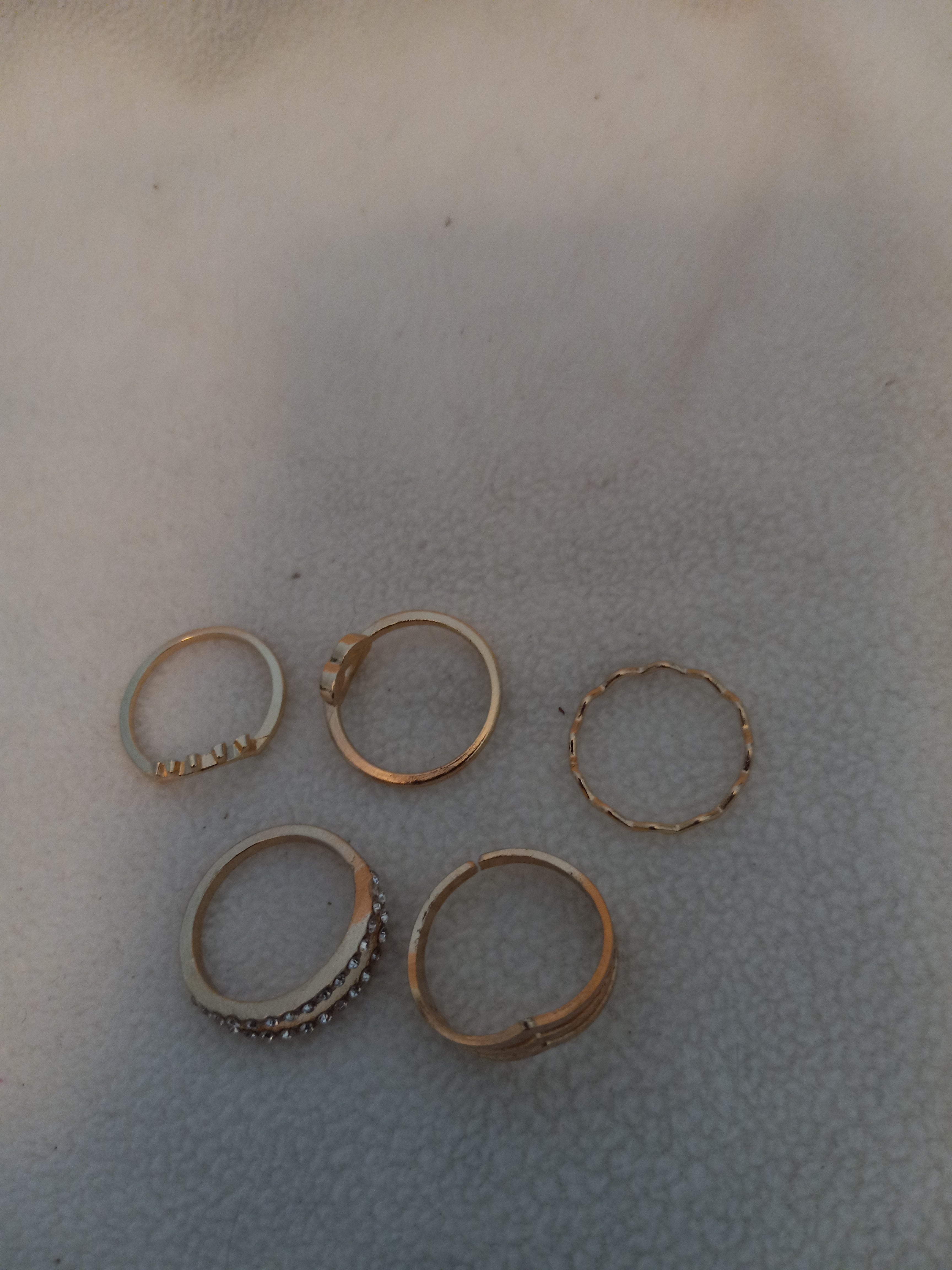 J 207  Gold Rings in 5 Assorted Sizes for Stacking