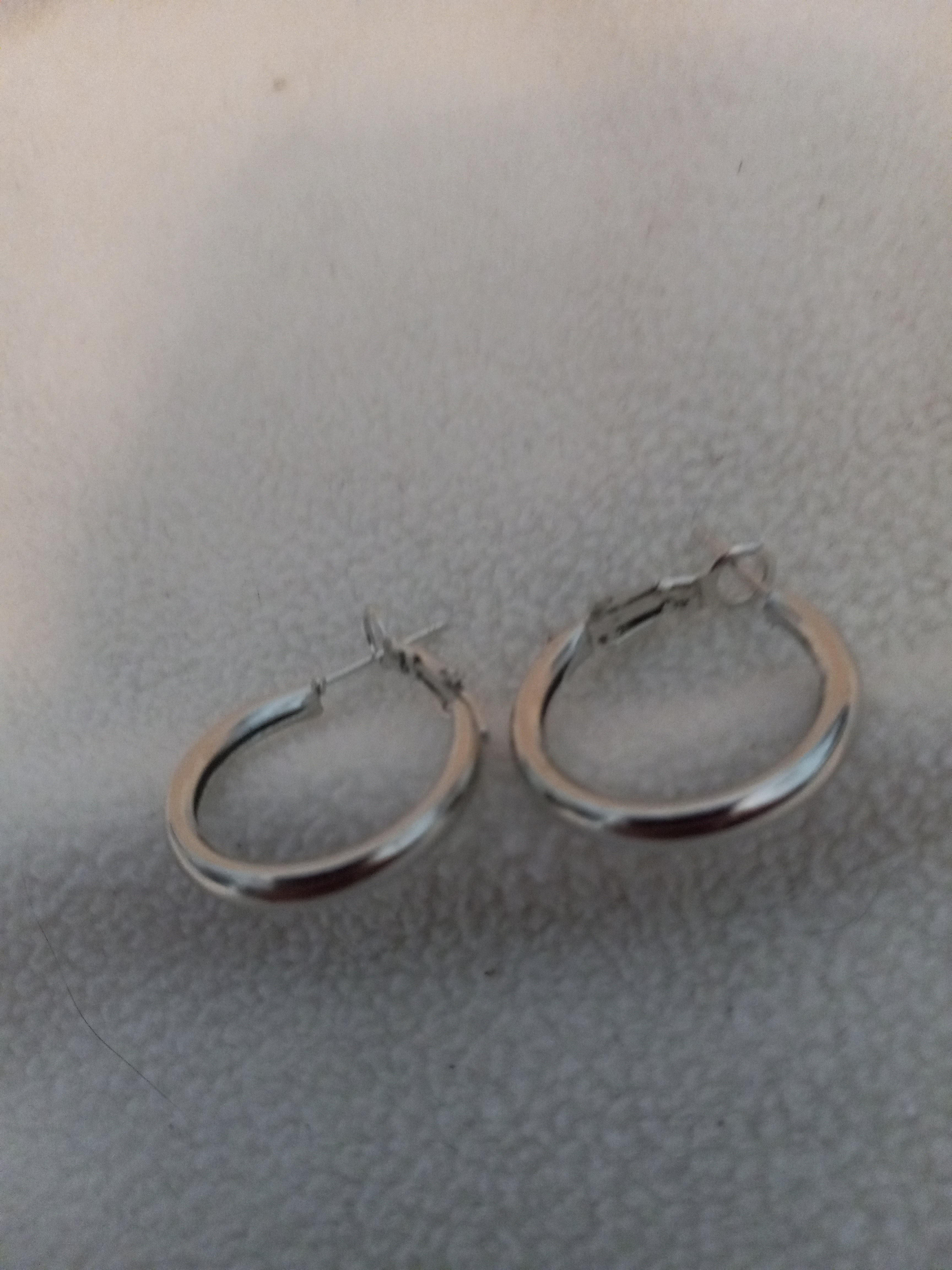 J 228  Silver Hoop Earrings