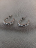 J 230  Silver 3/4 inch Swirl Hoop Earrings