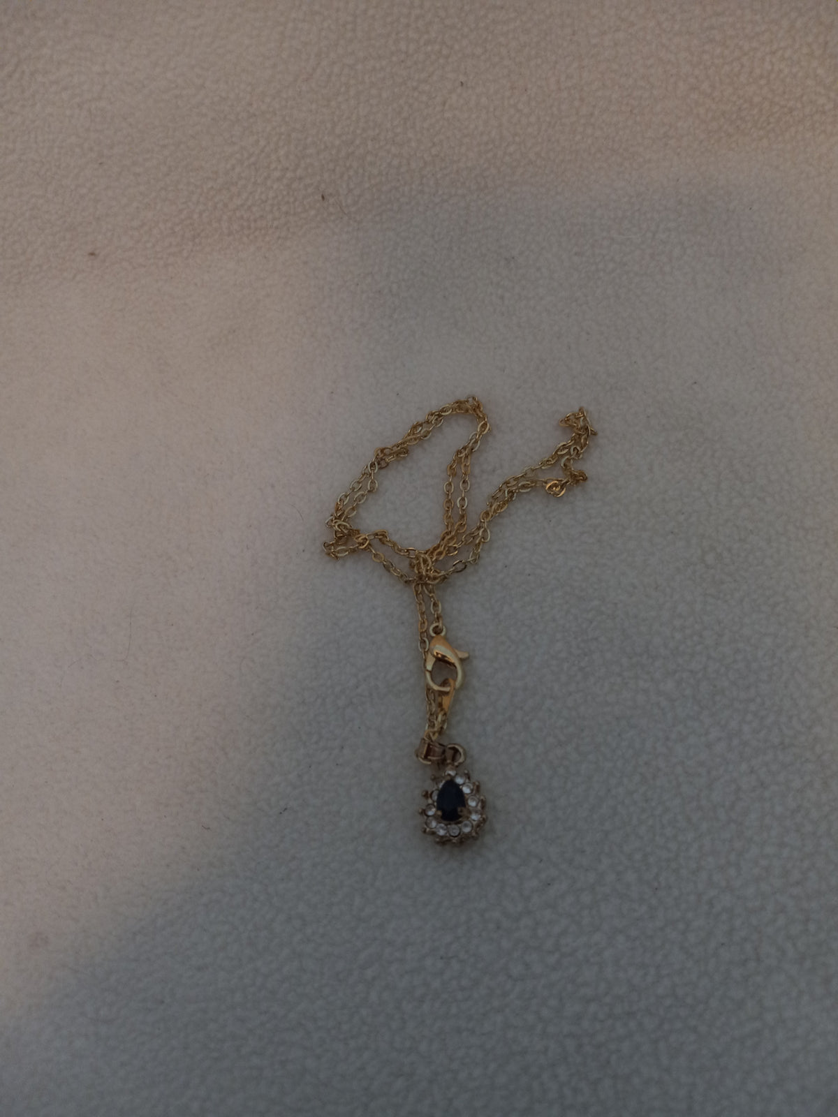 J 248  Gold 18 inch Tear Drop Onyx Necklace