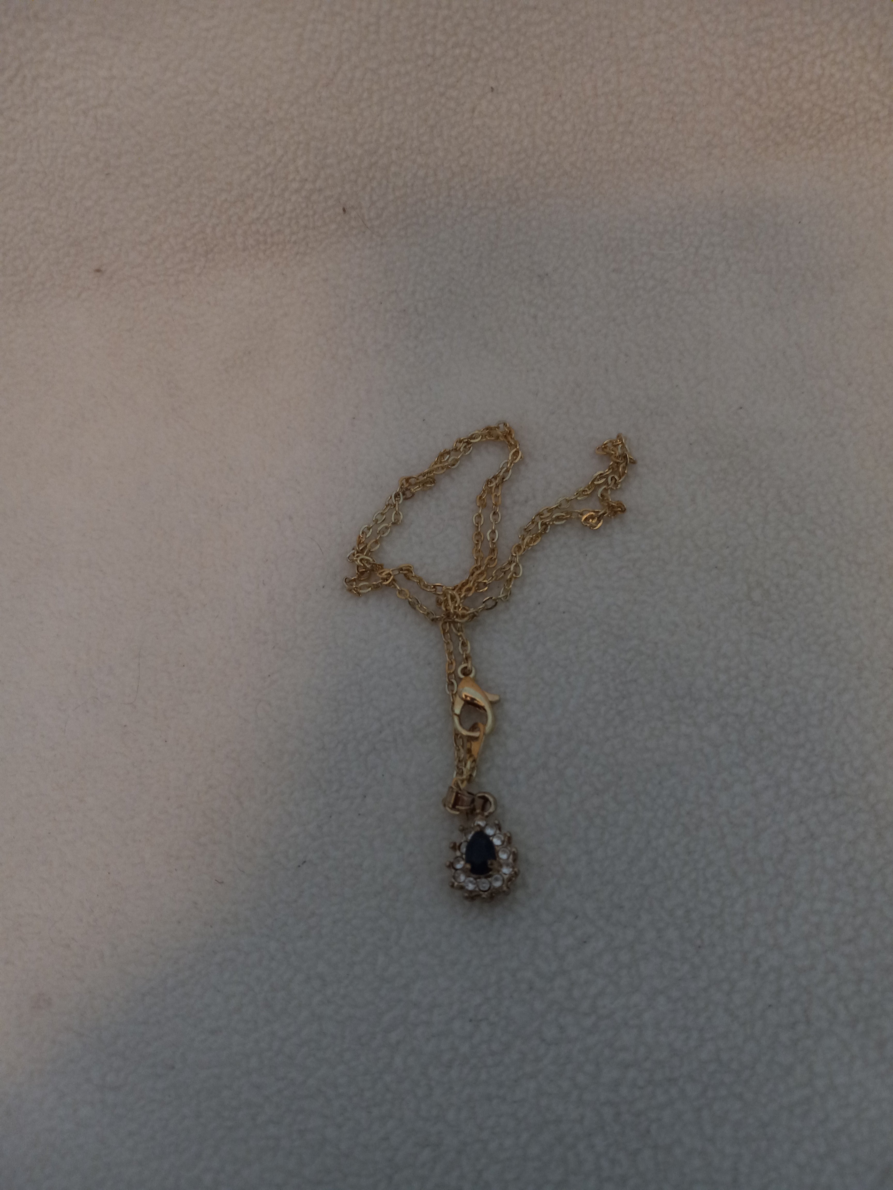 J 248  Gold 18 inch Tear Drop Onyx Necklace
