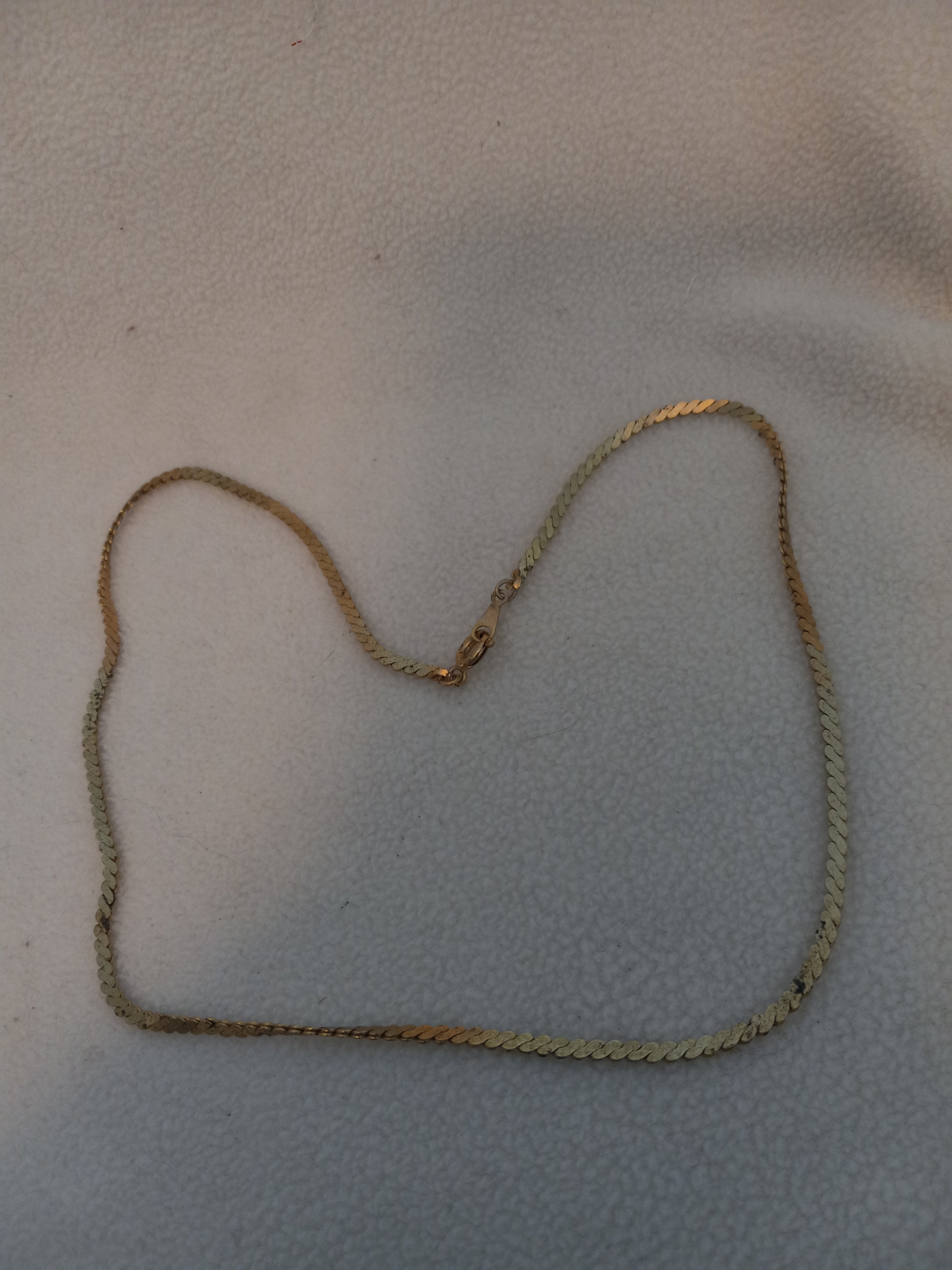 J 246  Gold Serpentine Necklace