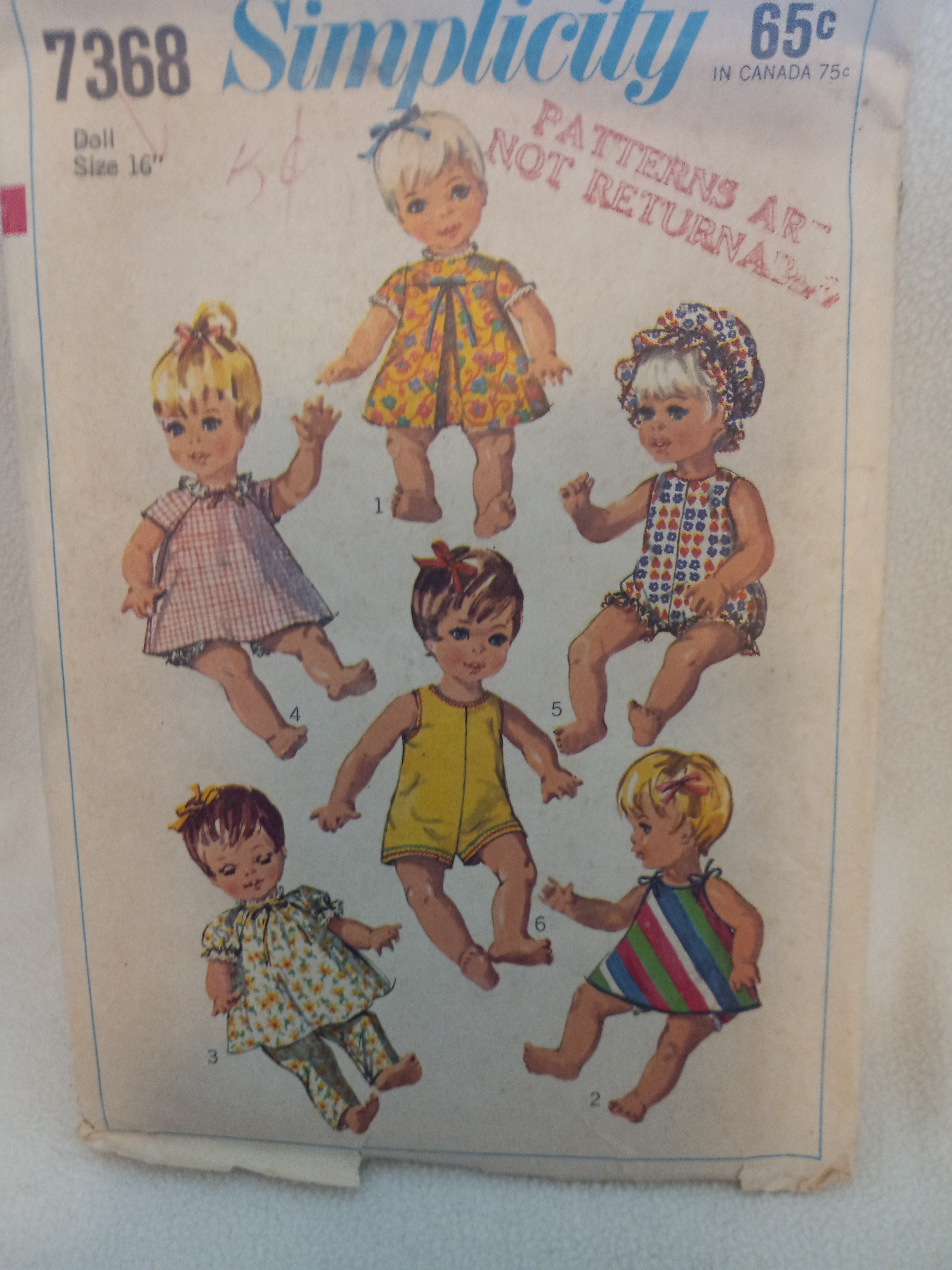 Simplicity 7368  Doll Wardrobe for 16 inch Doll