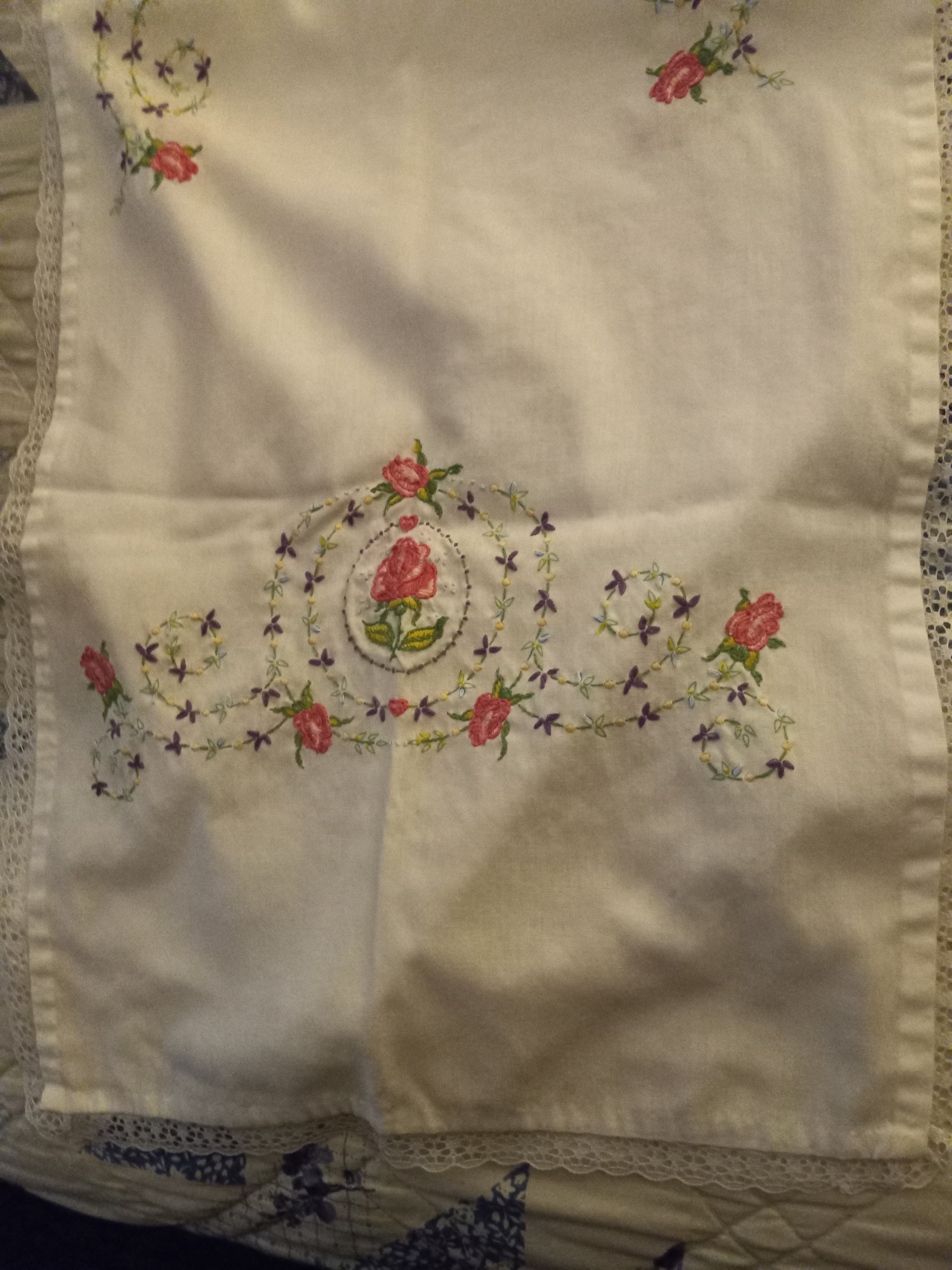 Vintage Linen - 36 inch x 14 inch Table Runner / Bureau Scarf - Floral Embroidered
