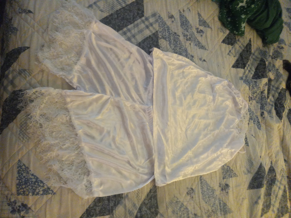 New 2 Piece White Nightgown Set - Size Medium