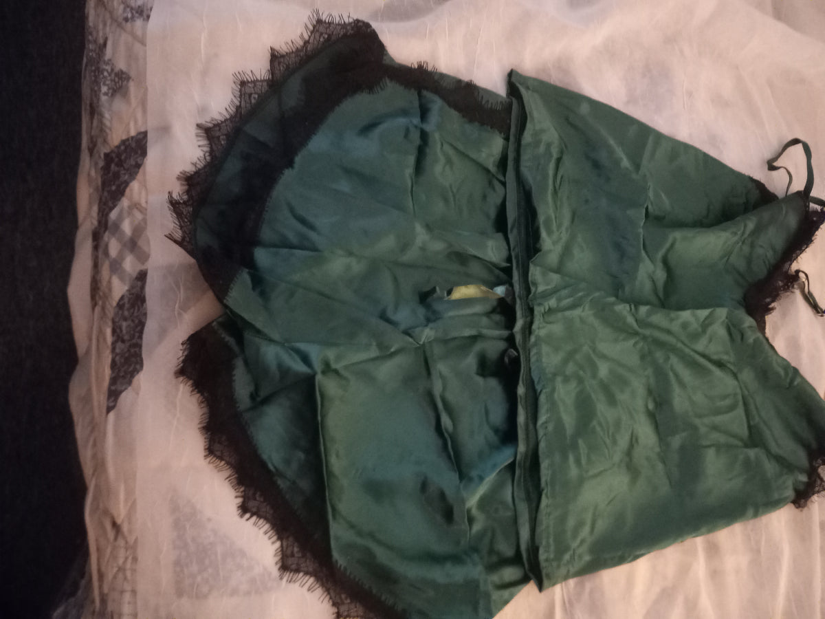 New 2 Piece Green Nightgown Set - Size Medium