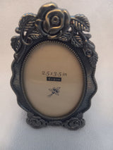 Antique Design Rose 2.5 inch x 3.5 inch Picture Frame